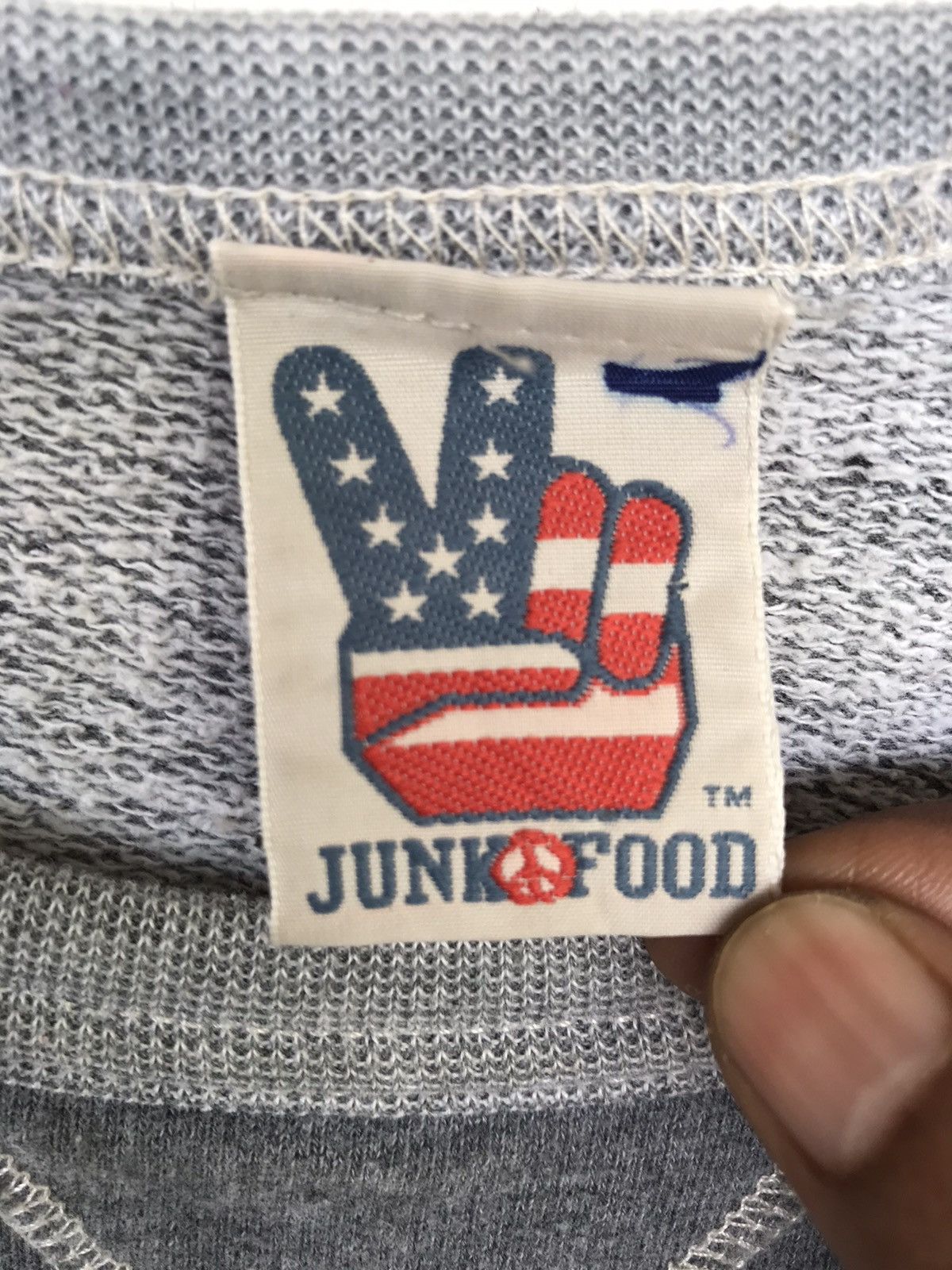 Japanese Brand × Keith Haring × Vintage Vintage Junkfood Keith Haring Sweater Size US L / EU 52-54 / 3 - 4 Thumbnail