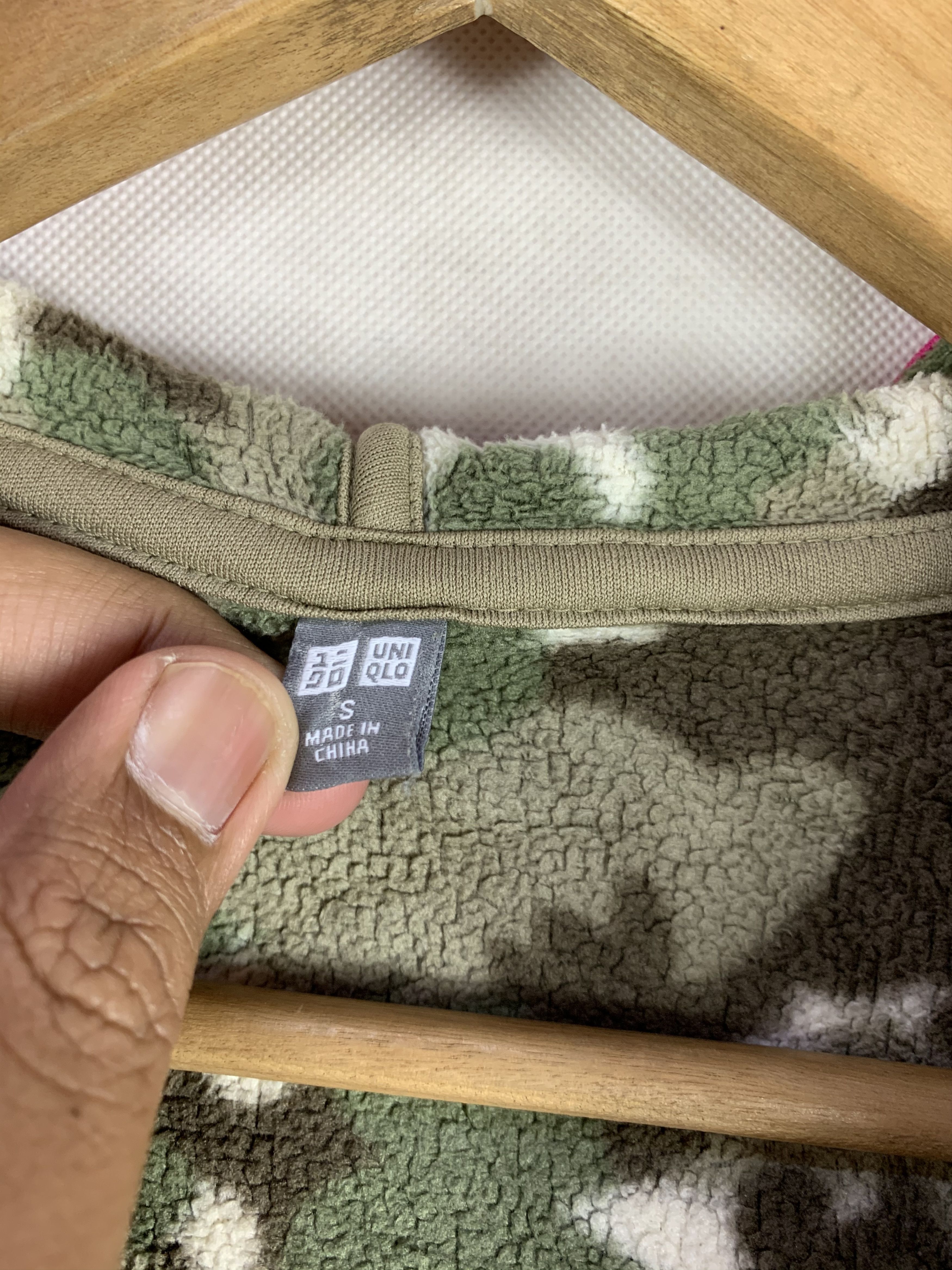 Japanese Brand × Uniqlo Steals! Uniqlo Camo Fleece Hoodie Jacket Size US XXS / EU 40 - 5 Thumbnail