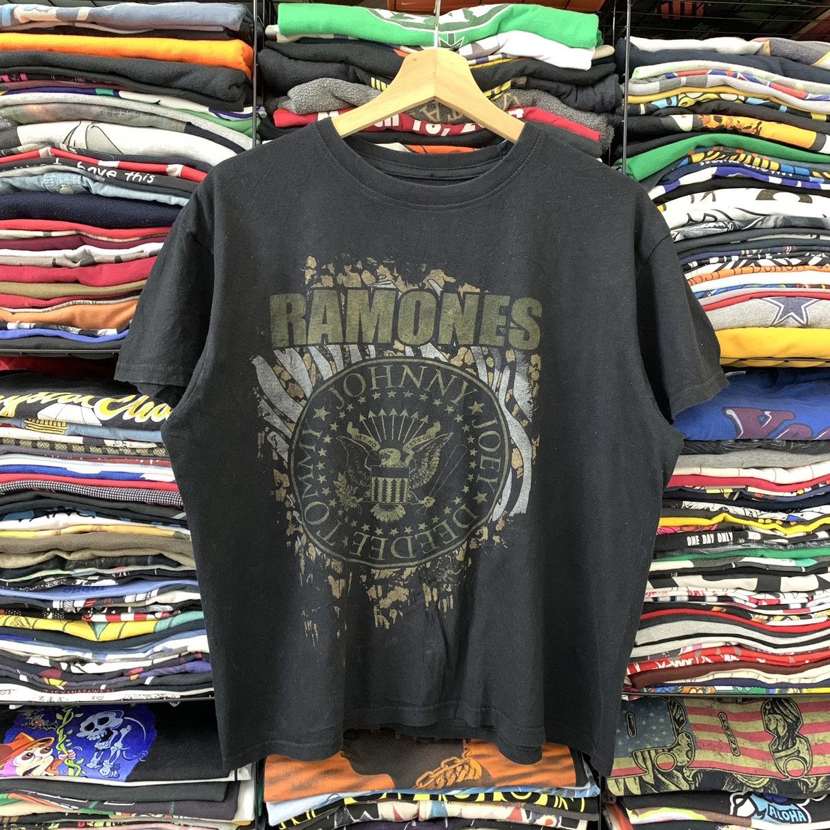 Band Tees RAMONES LOGO TEE Size US L / EU 52-54 / 3 - 1 Thumbnail