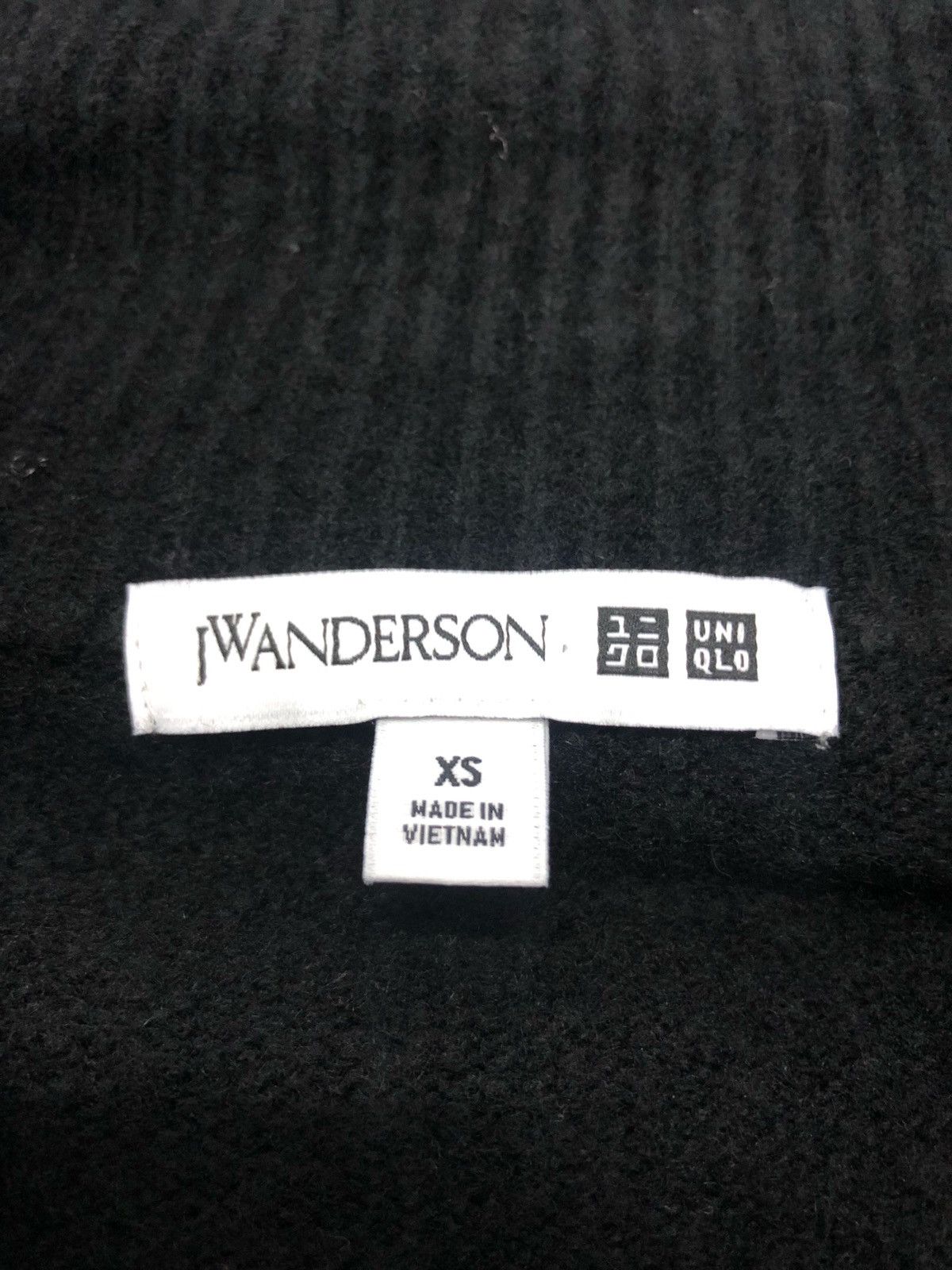 JW Anderson ⚡️Rare⚡️Wool half zipper sweater by J.W Anderson x Uniqlo Size US XS / EU 42 / 0 - 10 Thumbnail