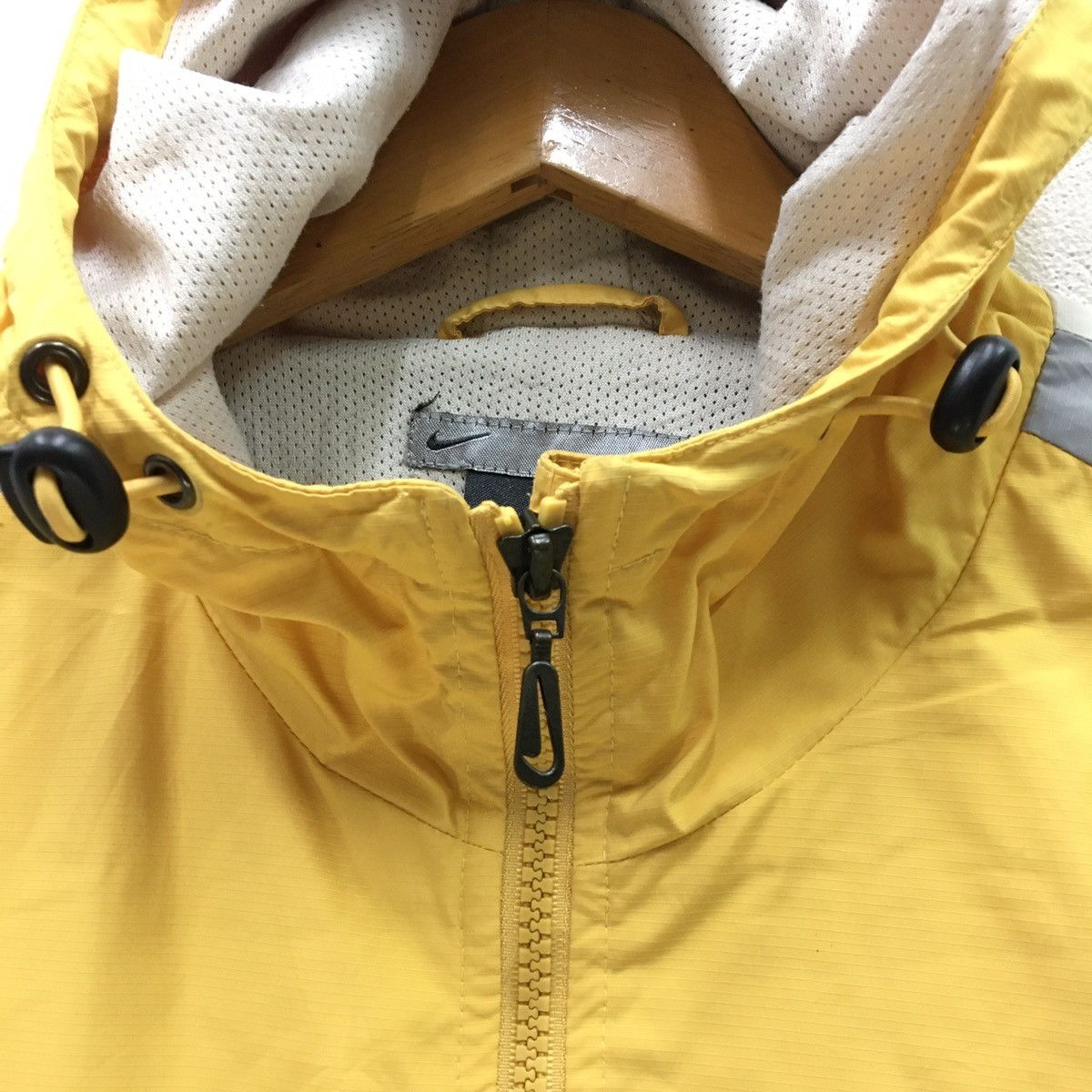 Nike × Sports Specialties Nike Yellow Windbreaker Jacket Size US L / EU 52-54 / 3 - 11 Thumbnail