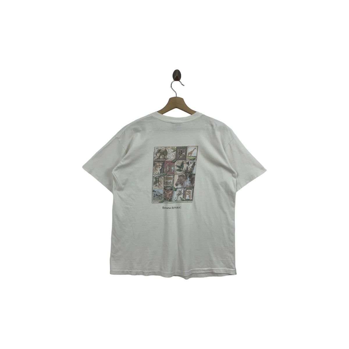 Rare!!BANANA REPUBLIC Big logo spellout tshirts