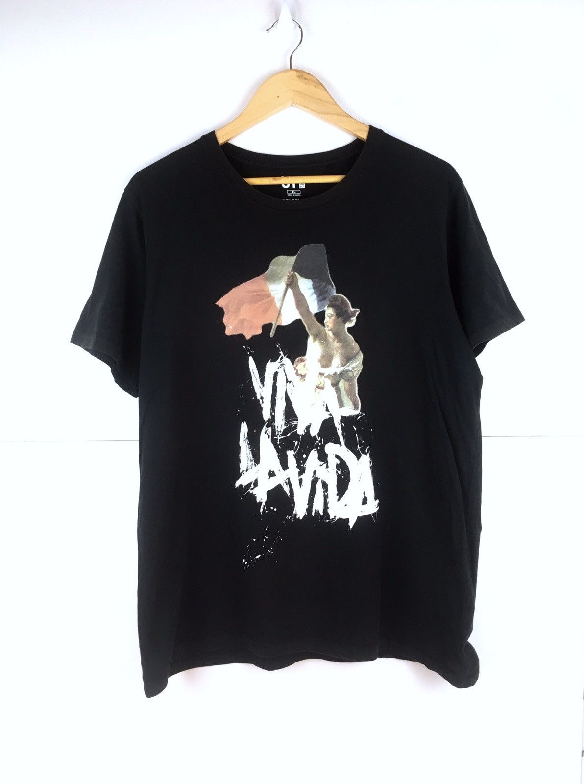Band Tees × Japanese Brand × Uniqlo Uniqlo x Coldplay Black Colour XLarge Size T-Shirt Size US XL / EU 56 / 4 - 1 Thumbnail
