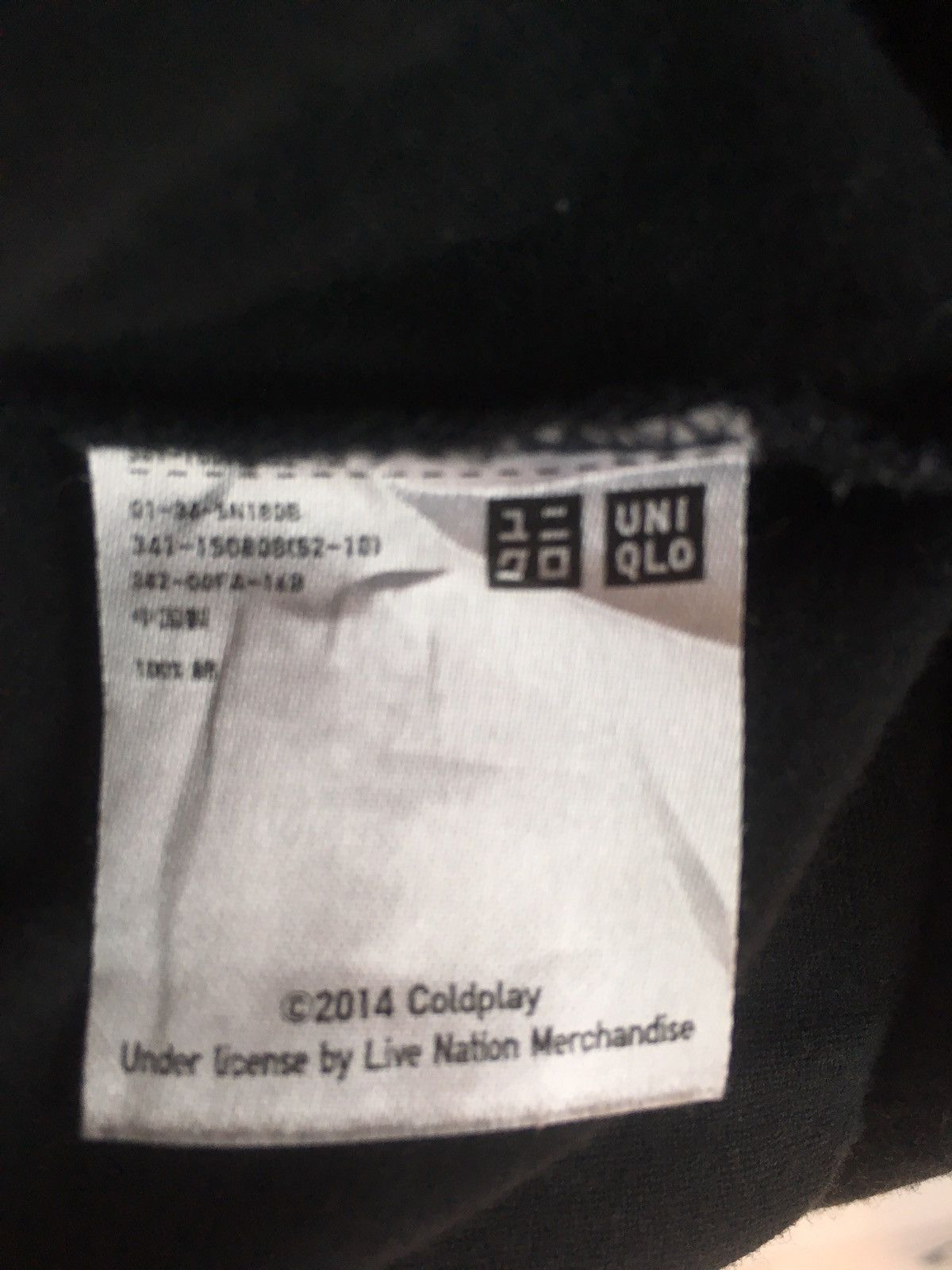 Band Tees × Japanese Brand × Uniqlo Uniqlo x Coldplay Black Colour XLarge Size T-Shirt Size US XL / EU 56 / 4 - 5 Thumbnail