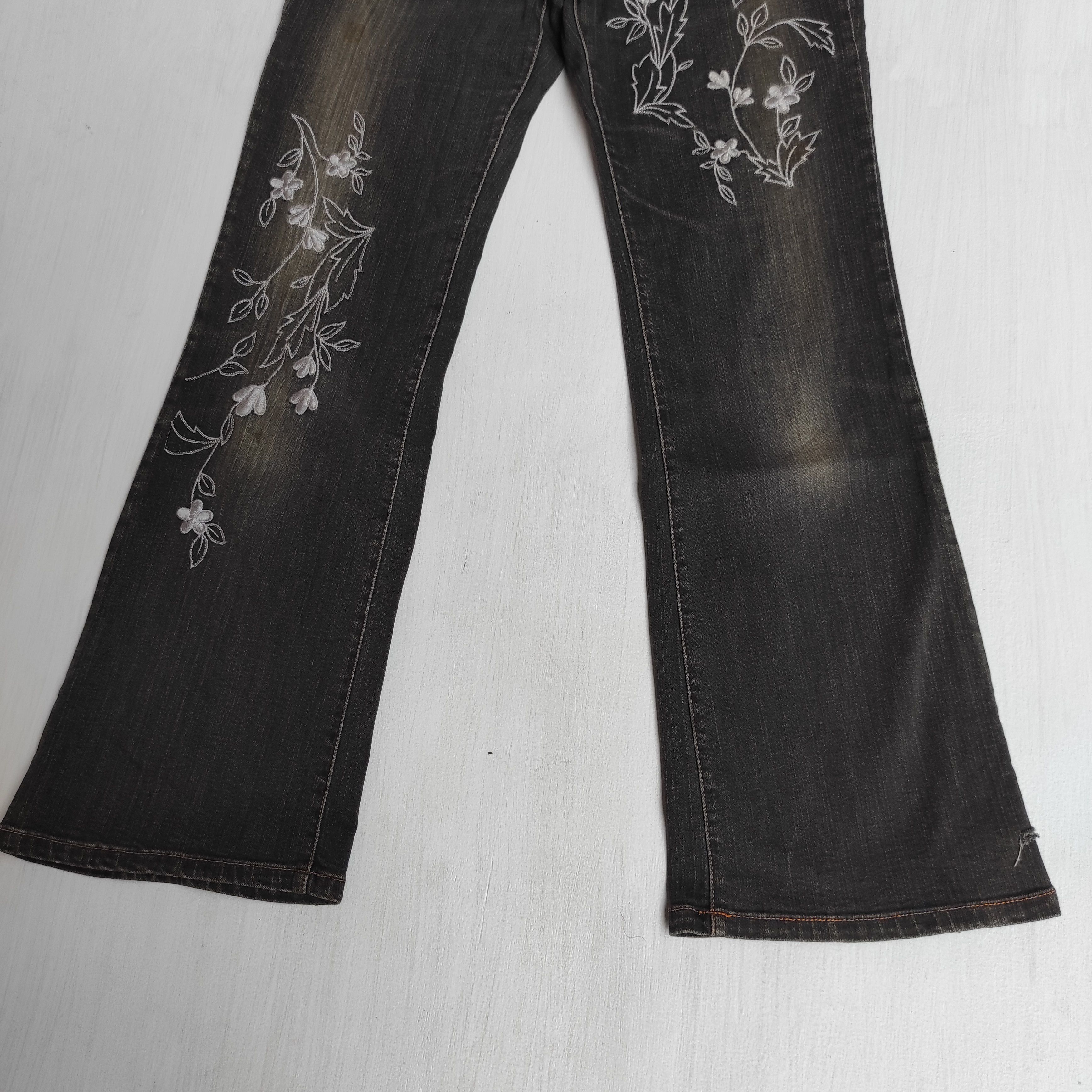 Hysteric Glamour Flare Jeans Embroidered denim women Size 28" / US 6 / IT 42 - 6 Thumbnail