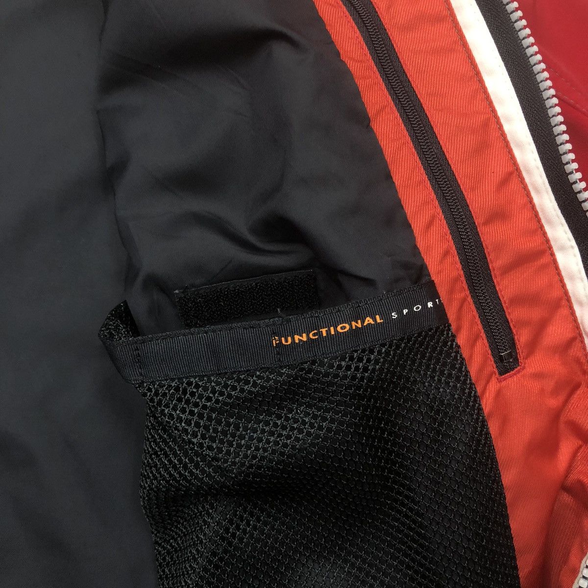 Descente × Tag Heuer Y136. DESCENTE X TAG HEUER CANADA CHAMPIONSHIP SKI JACKET Size US M / EU 48-50 / 2 - 13 Thumbnail