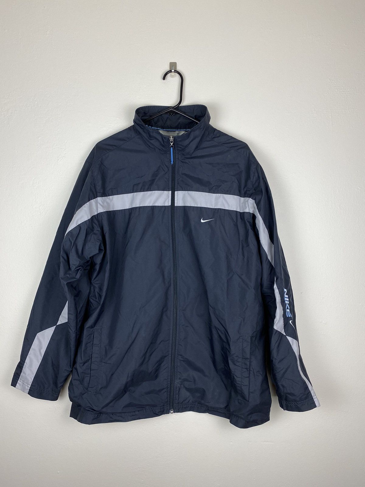 Nike Vintage Nike Zip Jacket Black Blue Swoosh Silver Tag Size US L / EU 52-54 / 3 - 2 Thumbnail