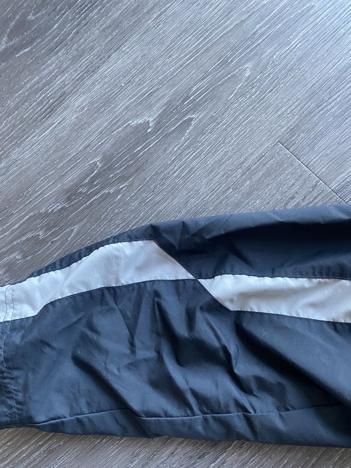 Nike Vintage Nike Zip Jacket Black Blue Swoosh Silver Tag Size US L / EU 52-54 / 3 - 7 Thumbnail