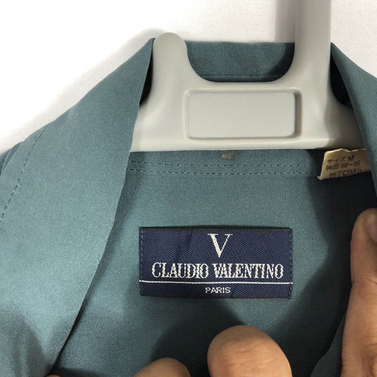 Designer × Vintage Claudio Valentino Nice Silk Button Shirts For Women Size ONE SIZE - 11 Thumbnail