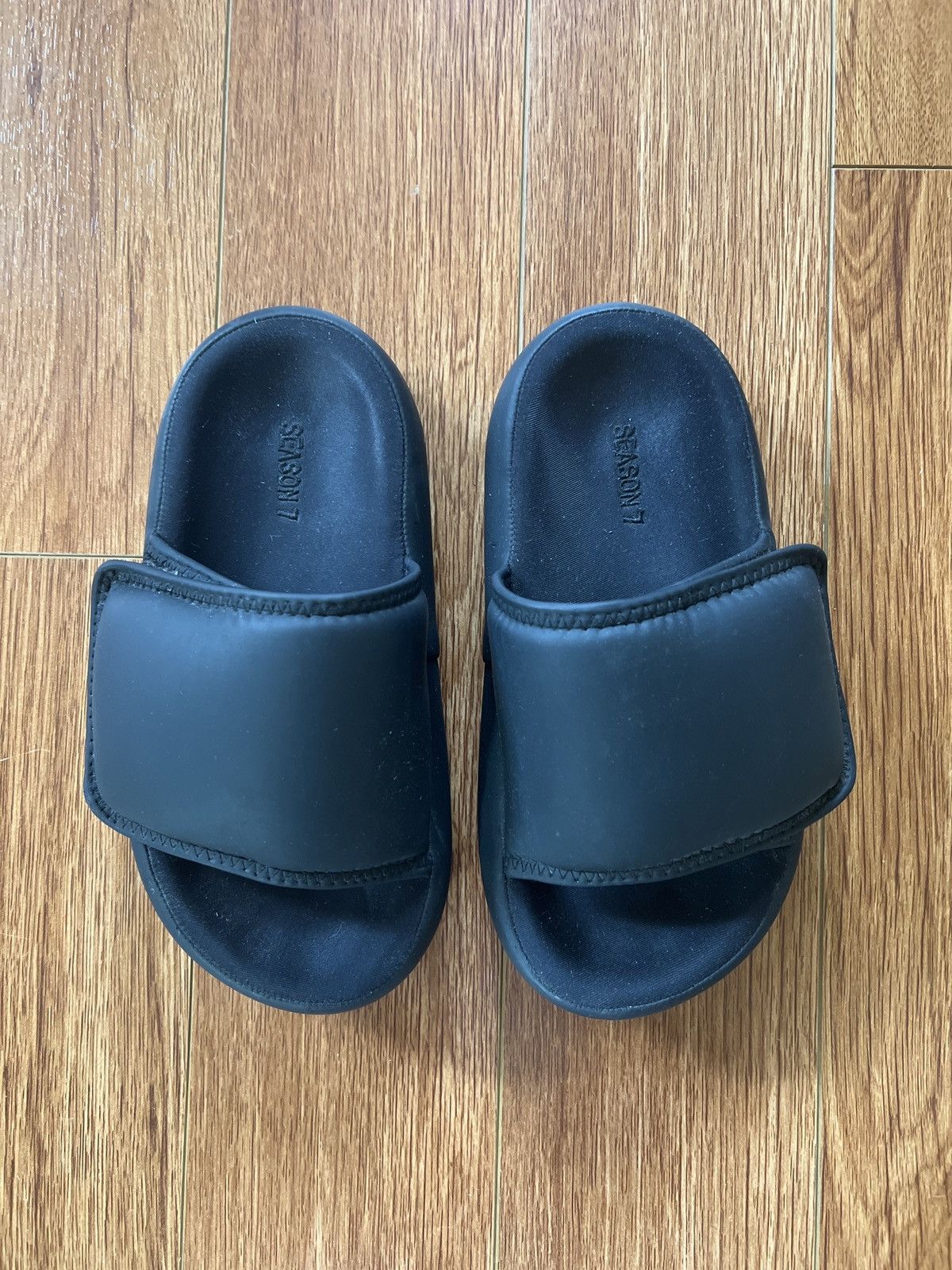 Yeezy slides season 7 sales