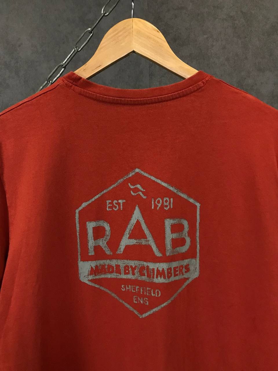 Rab Rab outdoor streetwear overprinted tee Size US XL / EU 56 / 4 - 4 Thumbnail