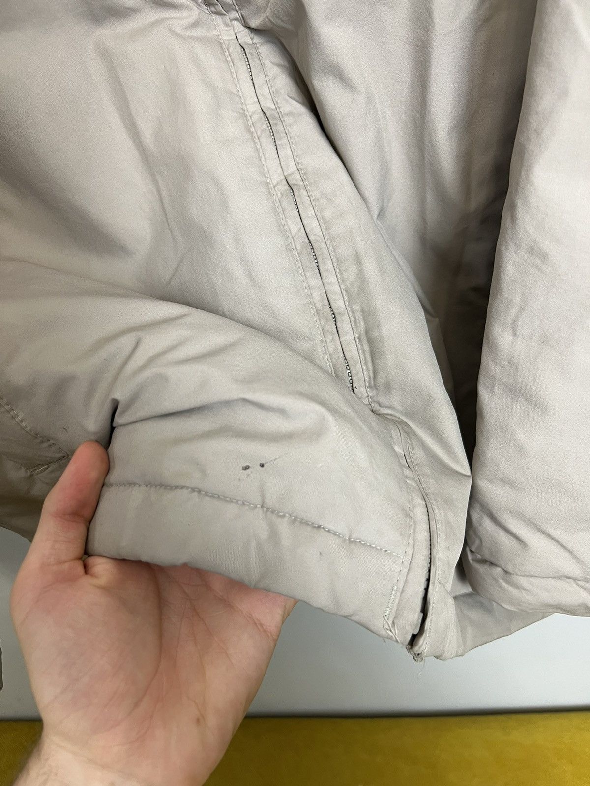 Nike Nike Vintage Y2k Beige Mini Swoosh Winter Jacket Hype Rare Size US L / EU 52-54 / 3 - 5 Thumbnail