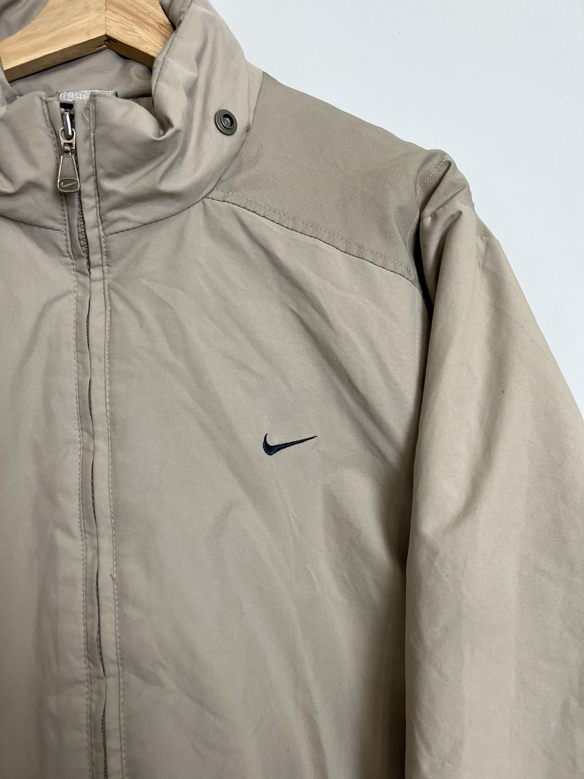Nike Nike Vintage Y2k Beige Mini Swoosh Winter Jacket Hype Rare Size US L / EU 52-54 / 3 - 3 Thumbnail