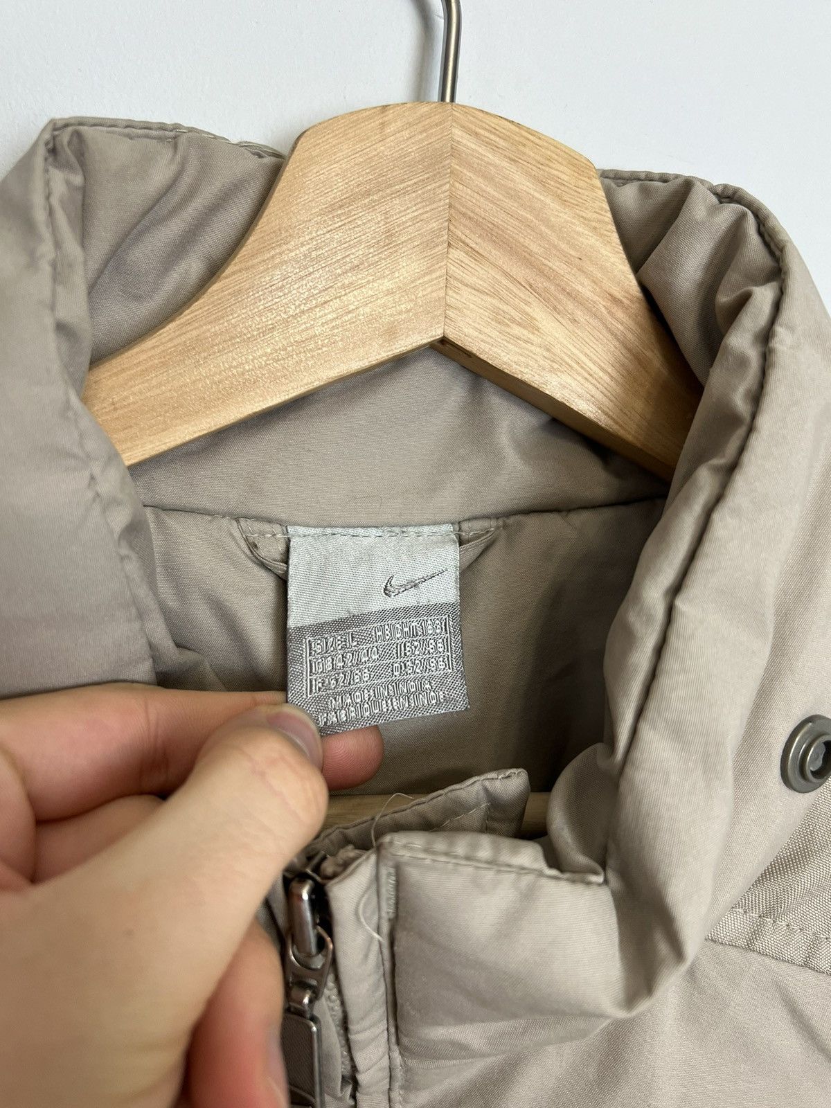 Nike Nike Vintage Y2k Beige Mini Swoosh Winter Jacket Hype Rare Size US L / EU 52-54 / 3 - 4 Thumbnail
