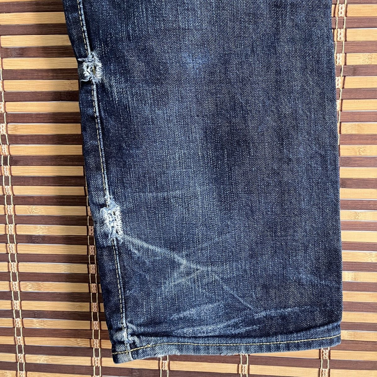 Indigo × Japanese Brand Distressed Redline Selvedge Indigo Cune Made In Japan Denim Size US 32 / EU 48 - 17 Thumbnail