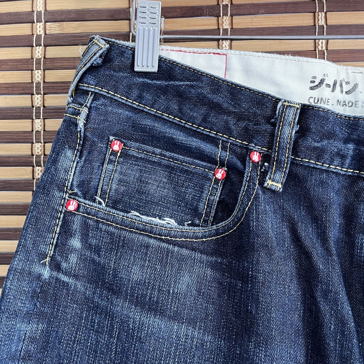 Indigo × Japanese Brand Distressed Redline Selvedge Indigo Cune Made In Japan Denim Size US 32 / EU 48 - 4 Thumbnail