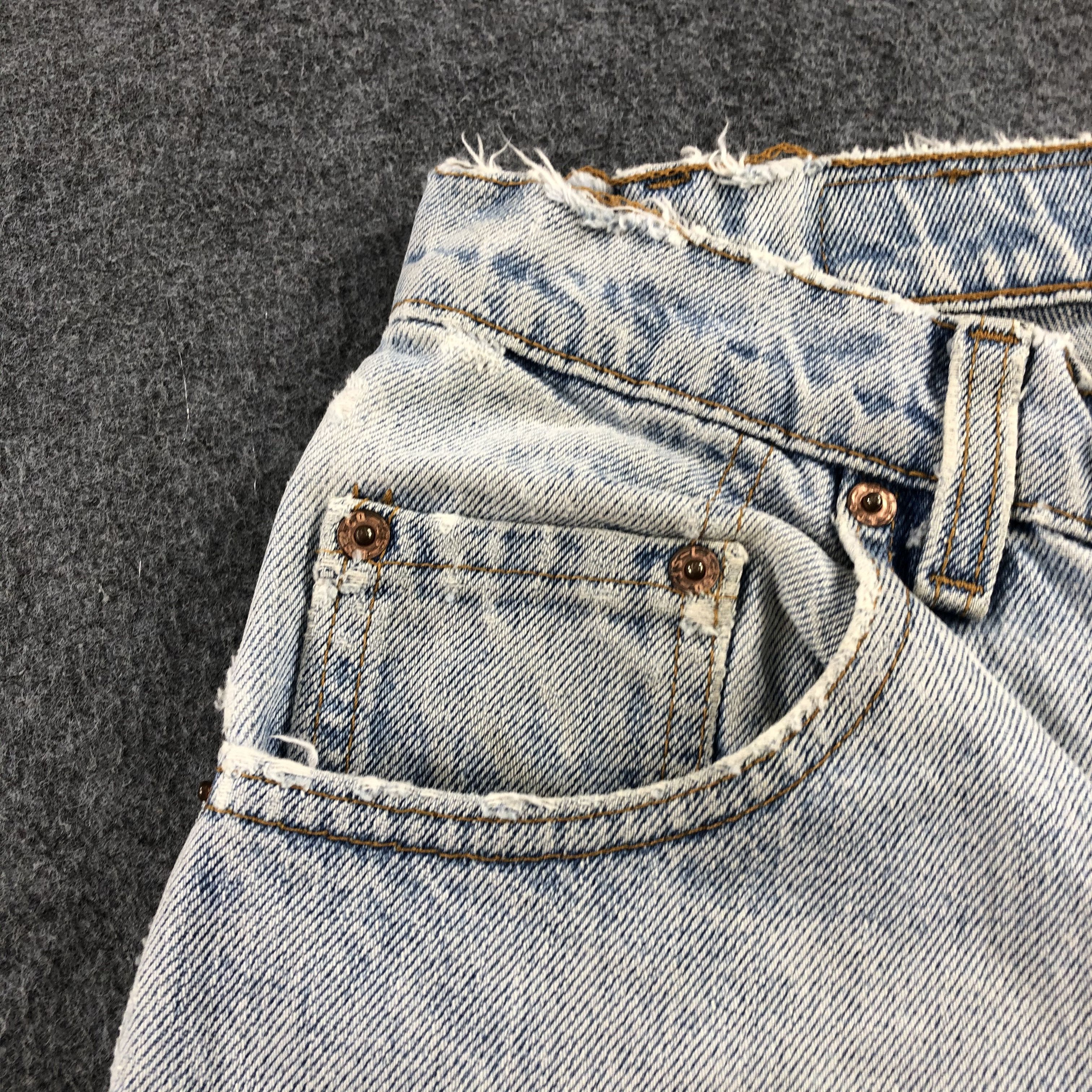 Levi's × Vintage 90s Vintage Light Wash Levis 560 Jeans-J1896 Size US 29 - 14 Thumbnail