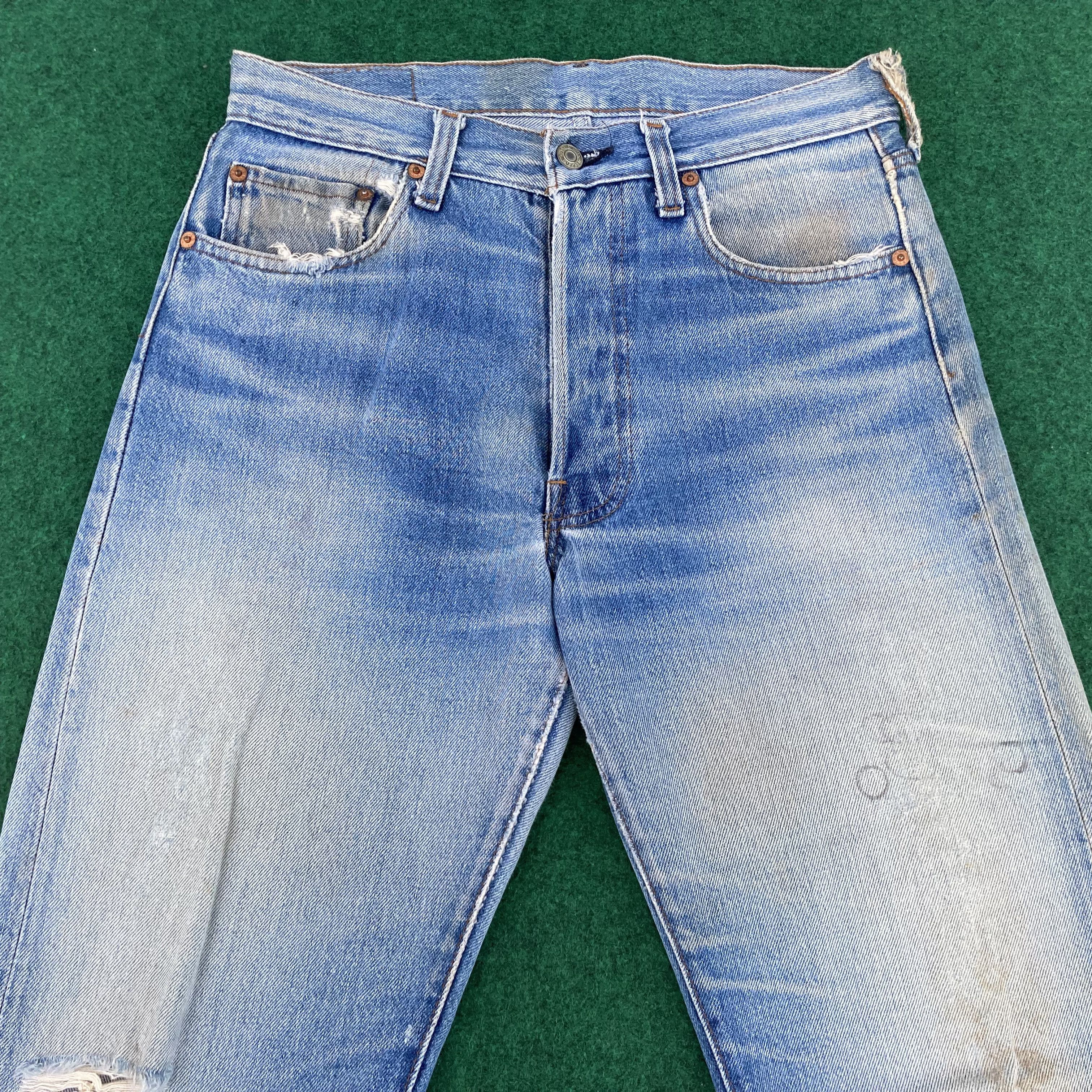 Levi's × Vintage 29x33 Levis 501 Distressed Ripped Light Wash 90s Jeans Size US 29 - 3 Thumbnail