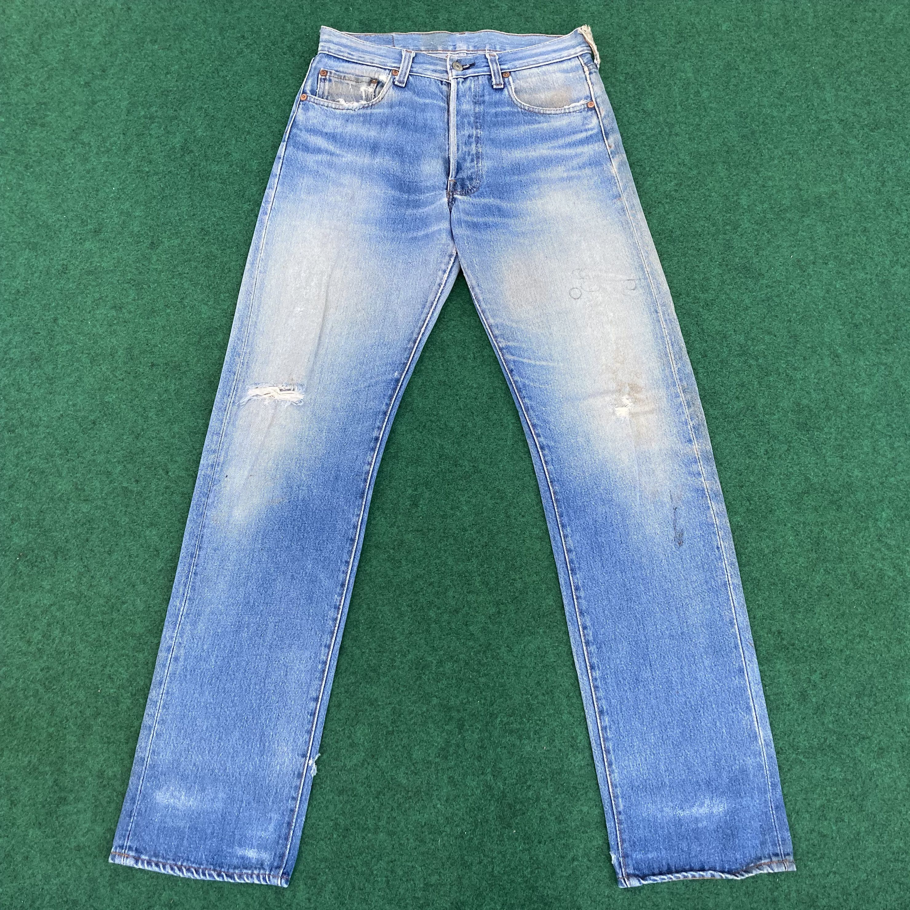 29x33 Levis 501 Distressed Ripped Light Wash 90s Jeans