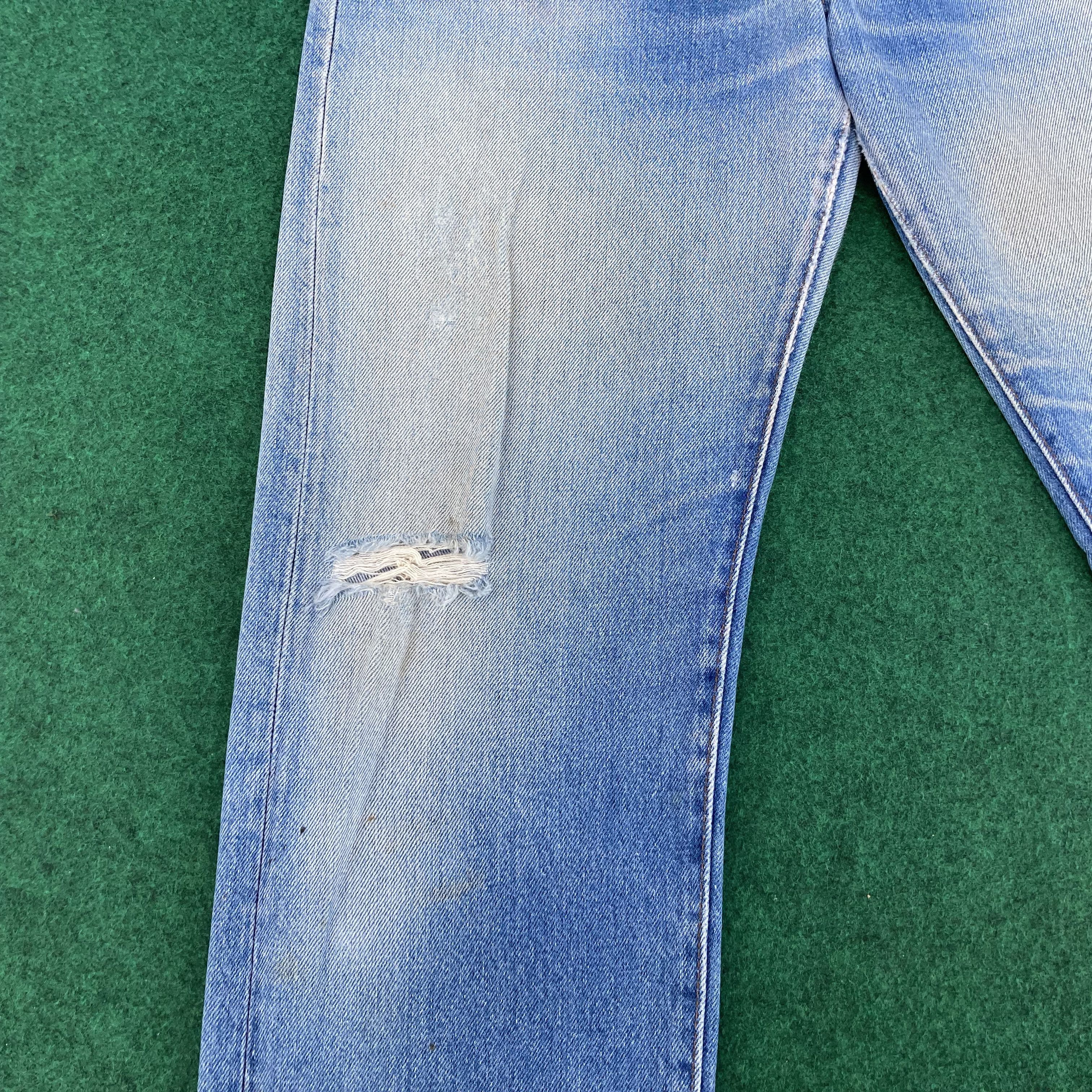 Levi's × Vintage 29x33 Levis 501 Distressed Ripped Light Wash 90s Jeans Size US 29 - 4 Thumbnail