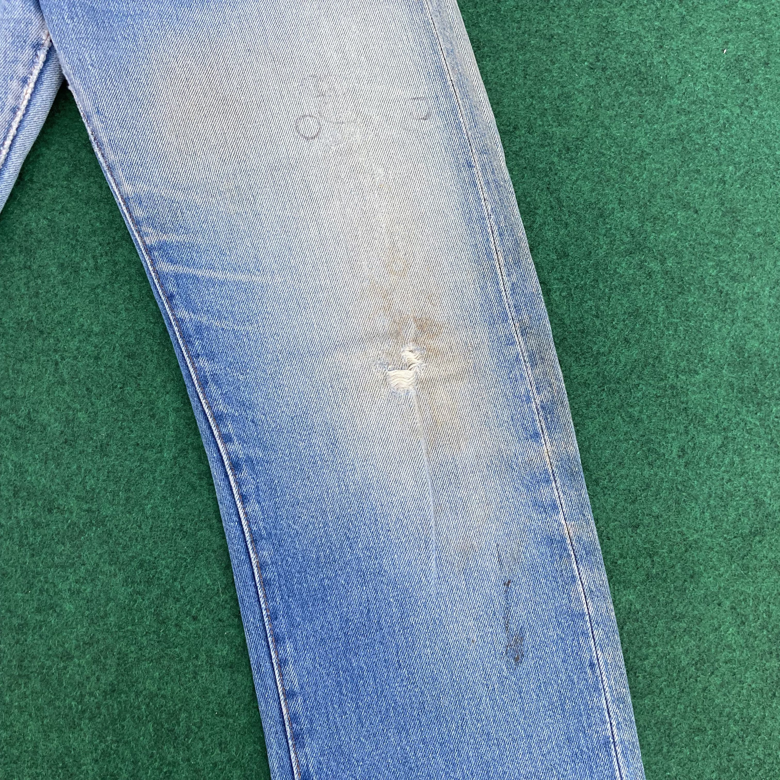 Levi's × Vintage 29x33 Levis 501 Distressed Ripped Light Wash 90s Jeans Size US 29 - 5 Thumbnail