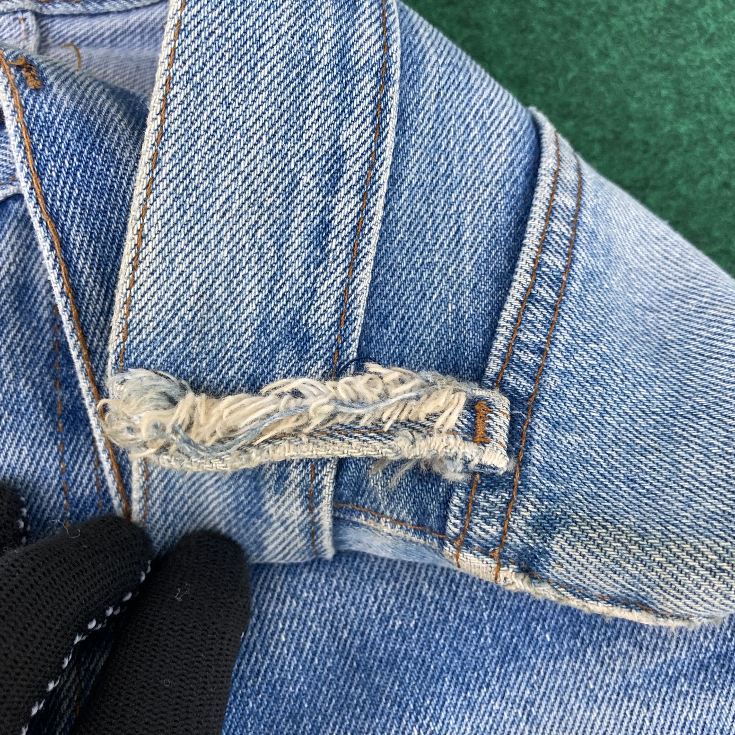Levi's × Vintage 29x33 Levis 501 Distressed Ripped Light Wash 90s Jeans Size US 29 - 7 Thumbnail
