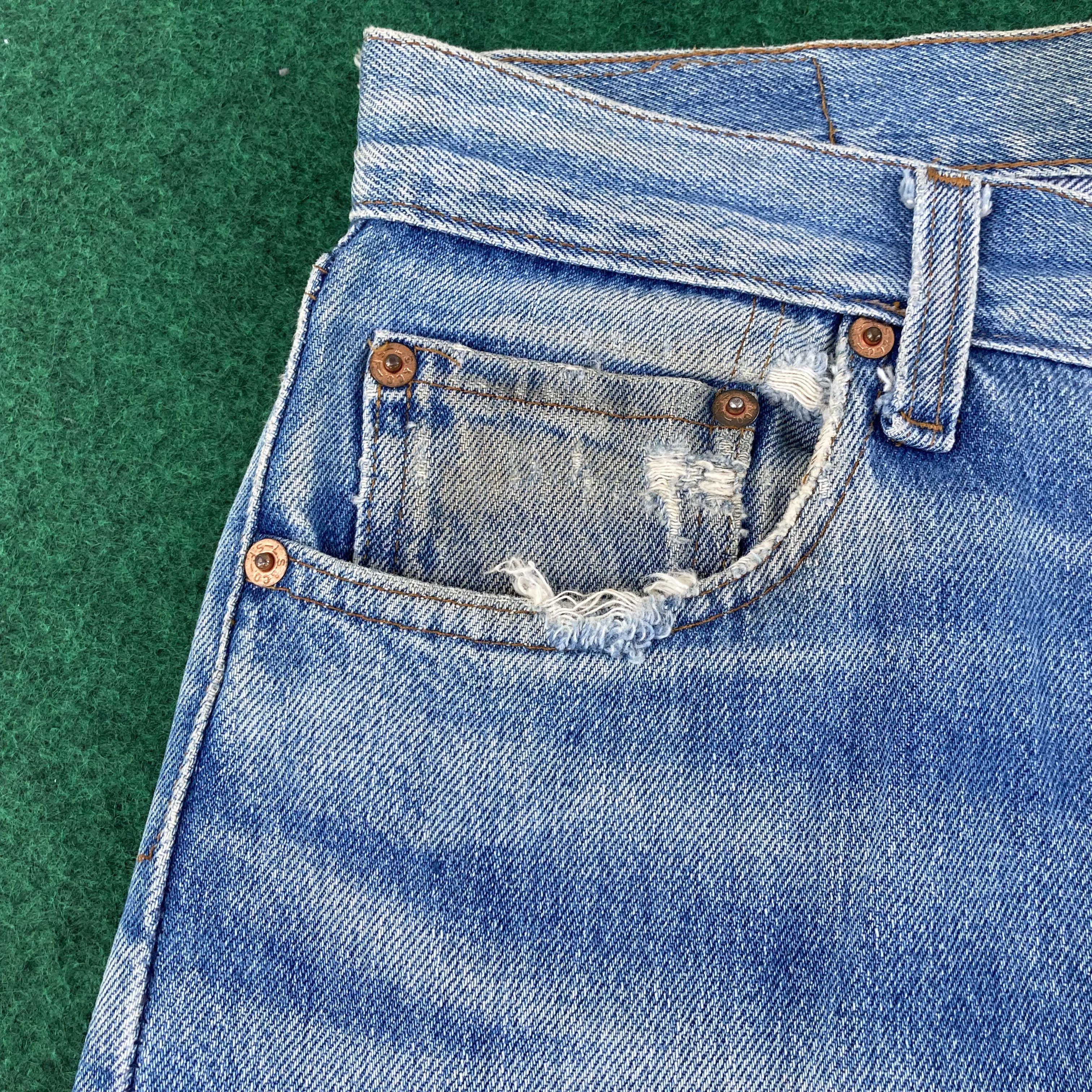 Levi's × Vintage 29x33 Levis 501 Distressed Ripped Light Wash 90s Jeans Size US 29 - 6 Thumbnail