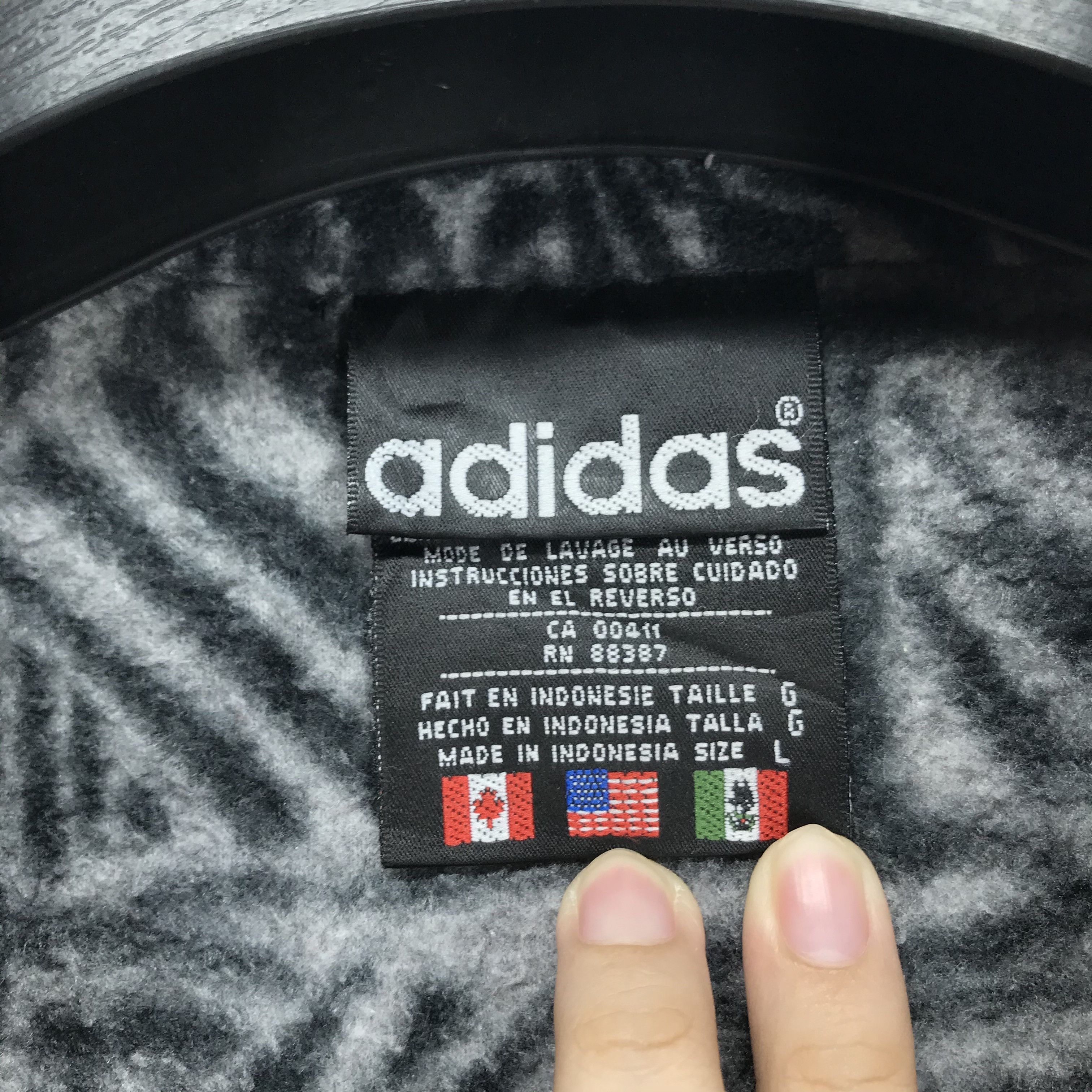 Adidas Vintage Adidas Nice Design Pullover Fleece #2841-41 Size US L / EU 52-54 / 3 - 5 Thumbnail