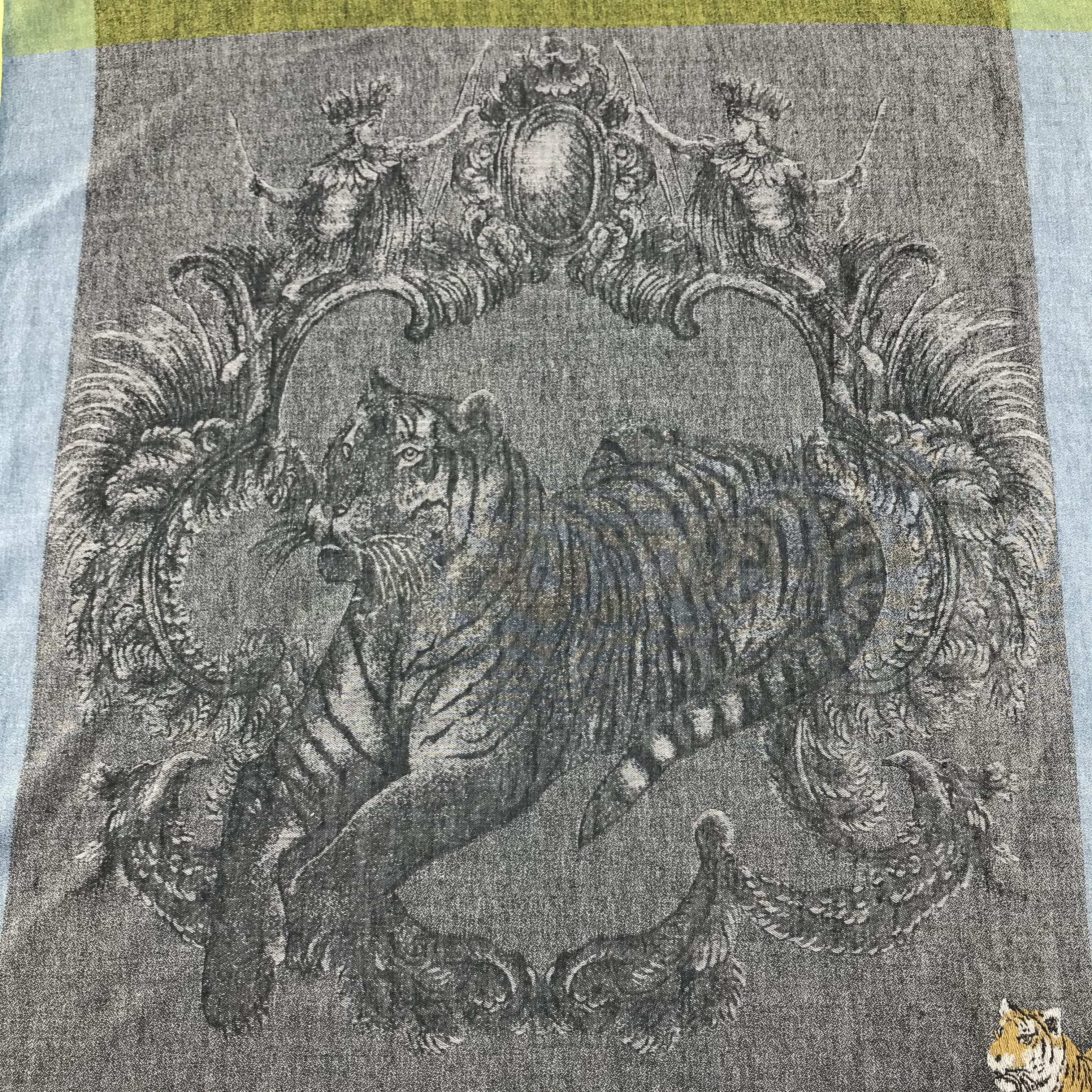 Versace Versace Tiger Handkerchief Neckerchief Bandana H39 Size ONE SIZE - 4 Thumbnail
