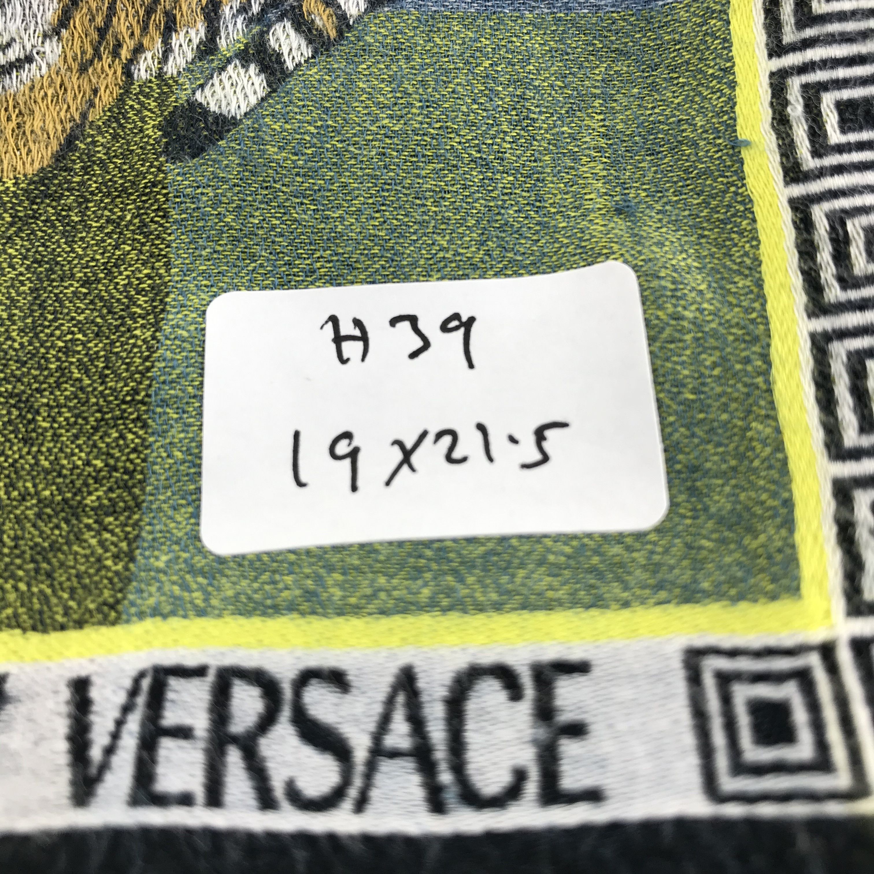 Versace Versace Tiger Handkerchief Neckerchief Bandana H39 Size ONE SIZE - 6 Thumbnail