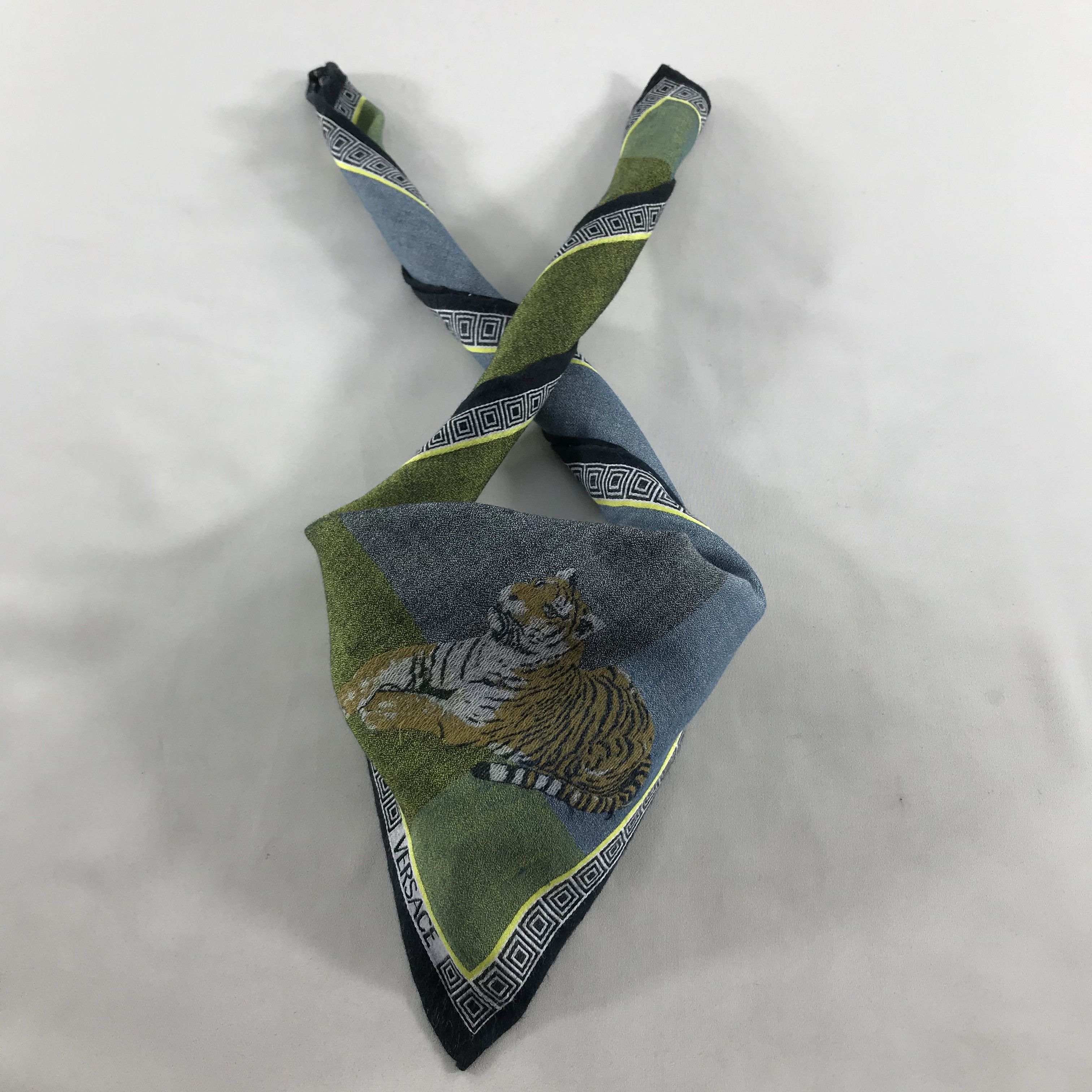 Versace Versace Tiger Handkerchief Neckerchief Bandana H39 Size ONE SIZE - 3 Thumbnail