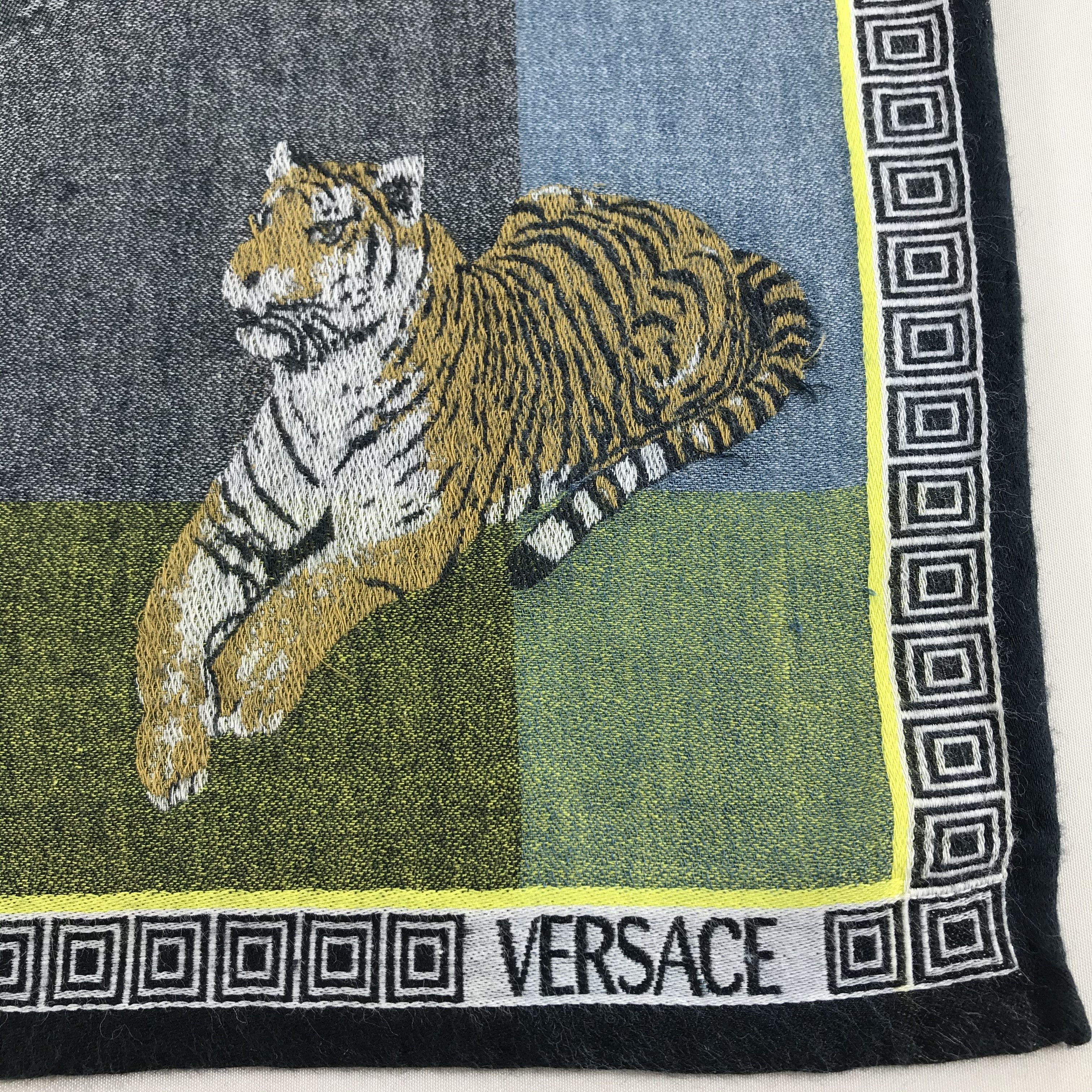 Versace Versace Tiger Handkerchief Neckerchief Bandana H39 Size ONE SIZE - 2 Thumbnail