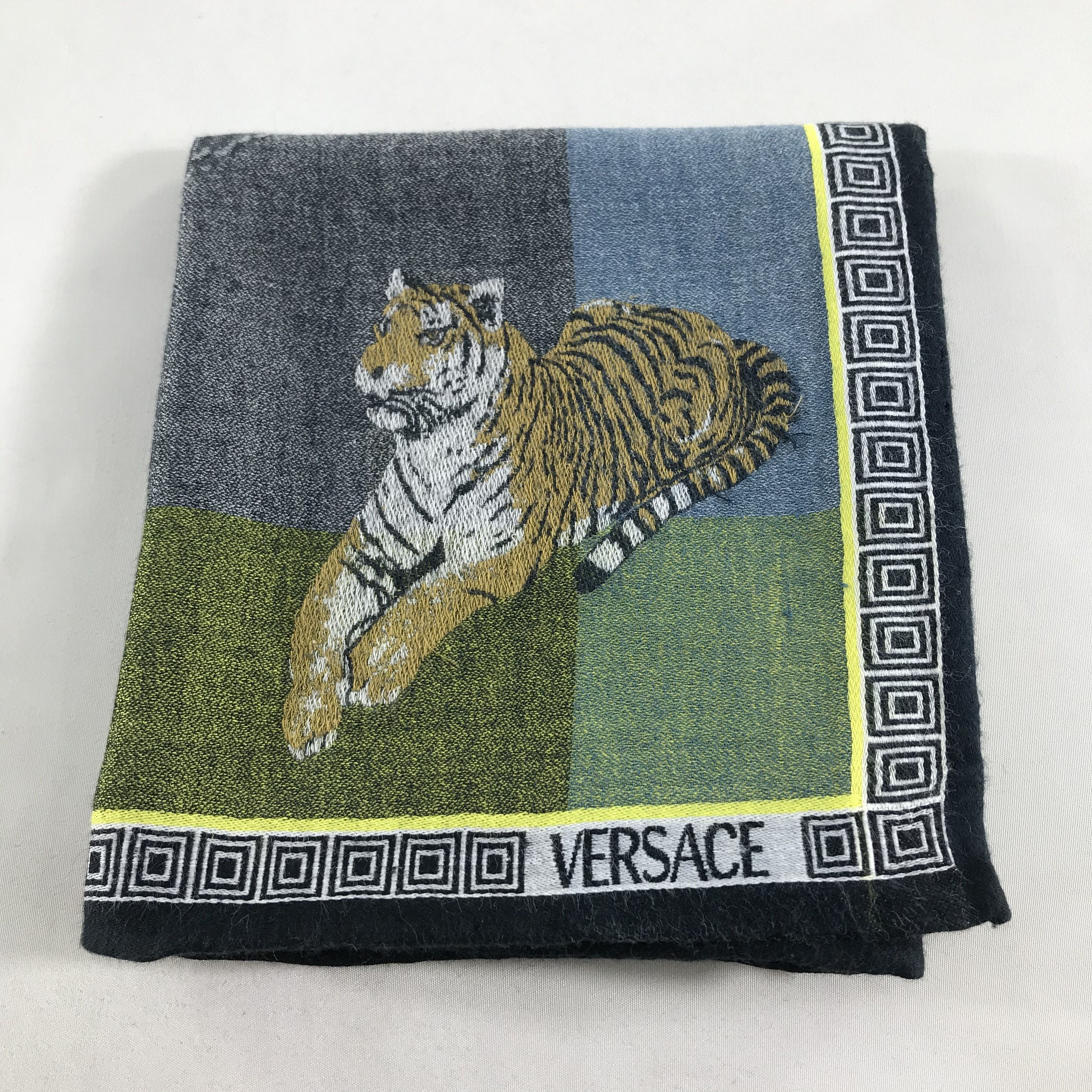 Versace Versace Tiger Handkerchief Neckerchief Bandana H39 Size ONE SIZE - 5 Thumbnail