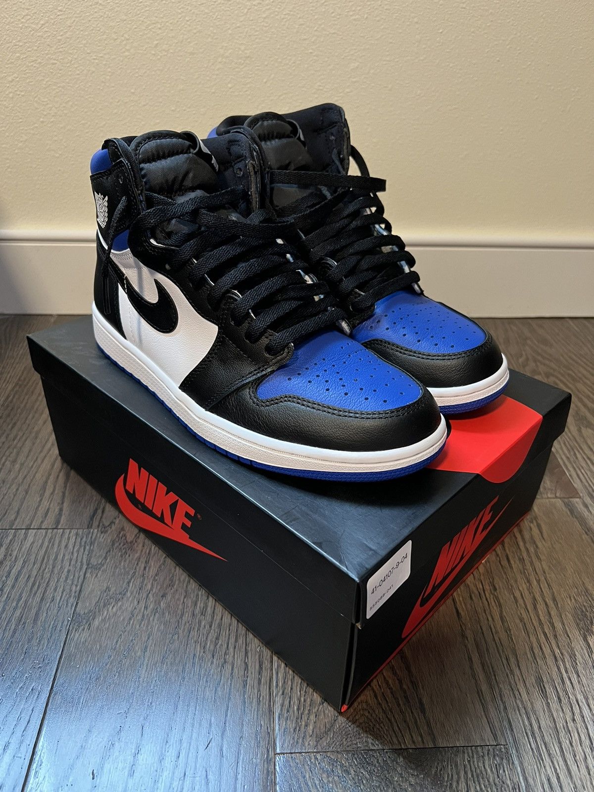 Jordan Brand Air Jordan 1 Retro High OG Royal Toe Size US 8.5 / EU 41-42 - 2 Thumbnail