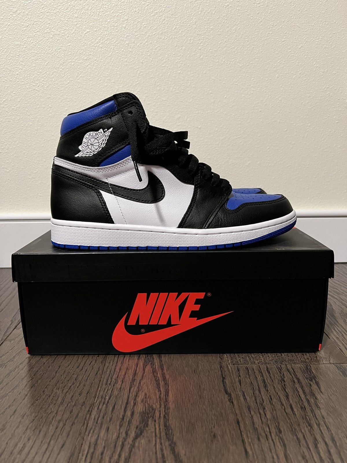 Jordan Brand Air Jordan 1 Retro High OG Royal Toe Size US 8.5 / EU 41-42 - 1 Thumbnail