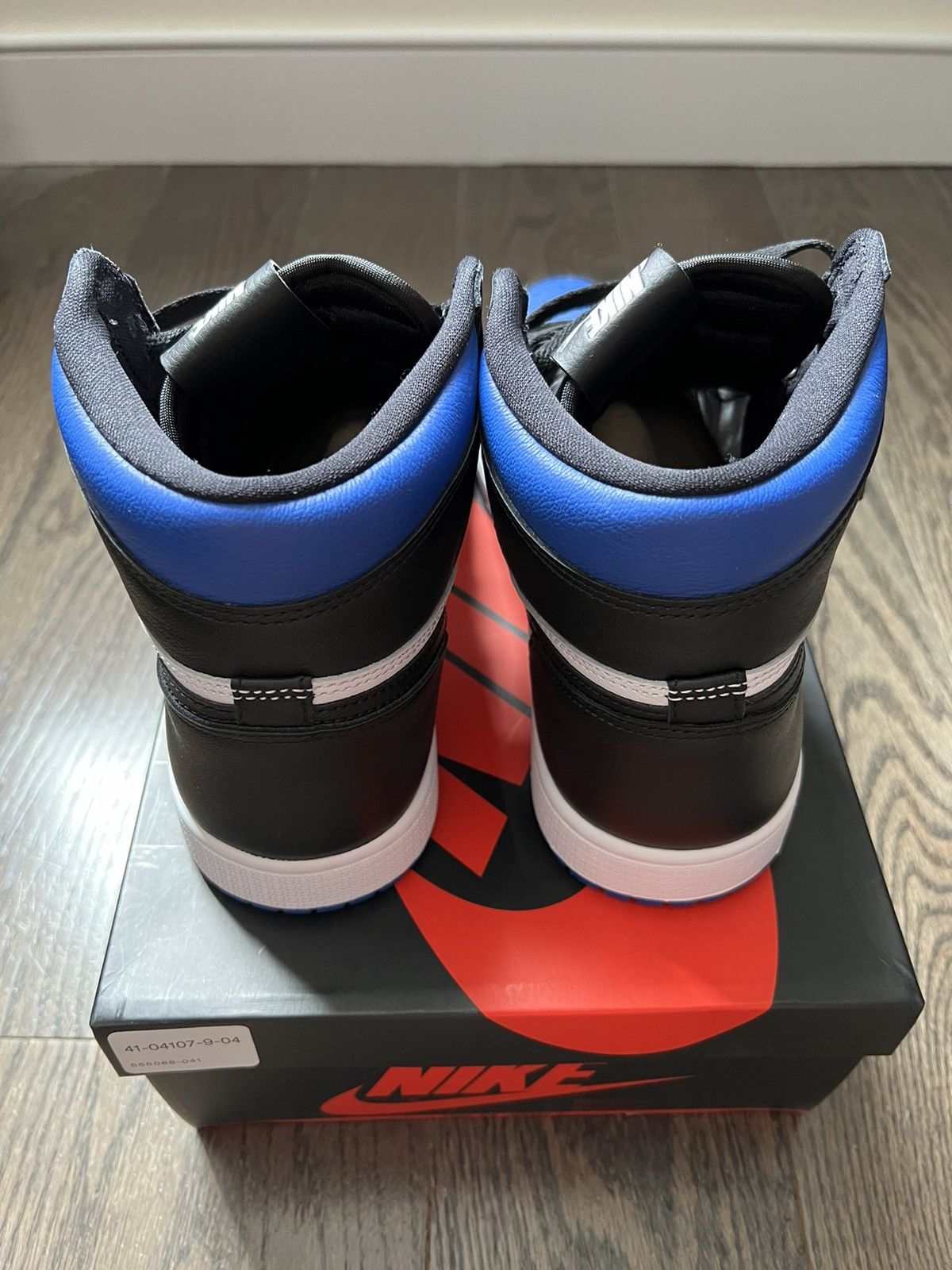 Jordan Brand Air Jordan 1 Retro High OG Royal Toe Size US 8.5 / EU 41-42 - 7 Thumbnail