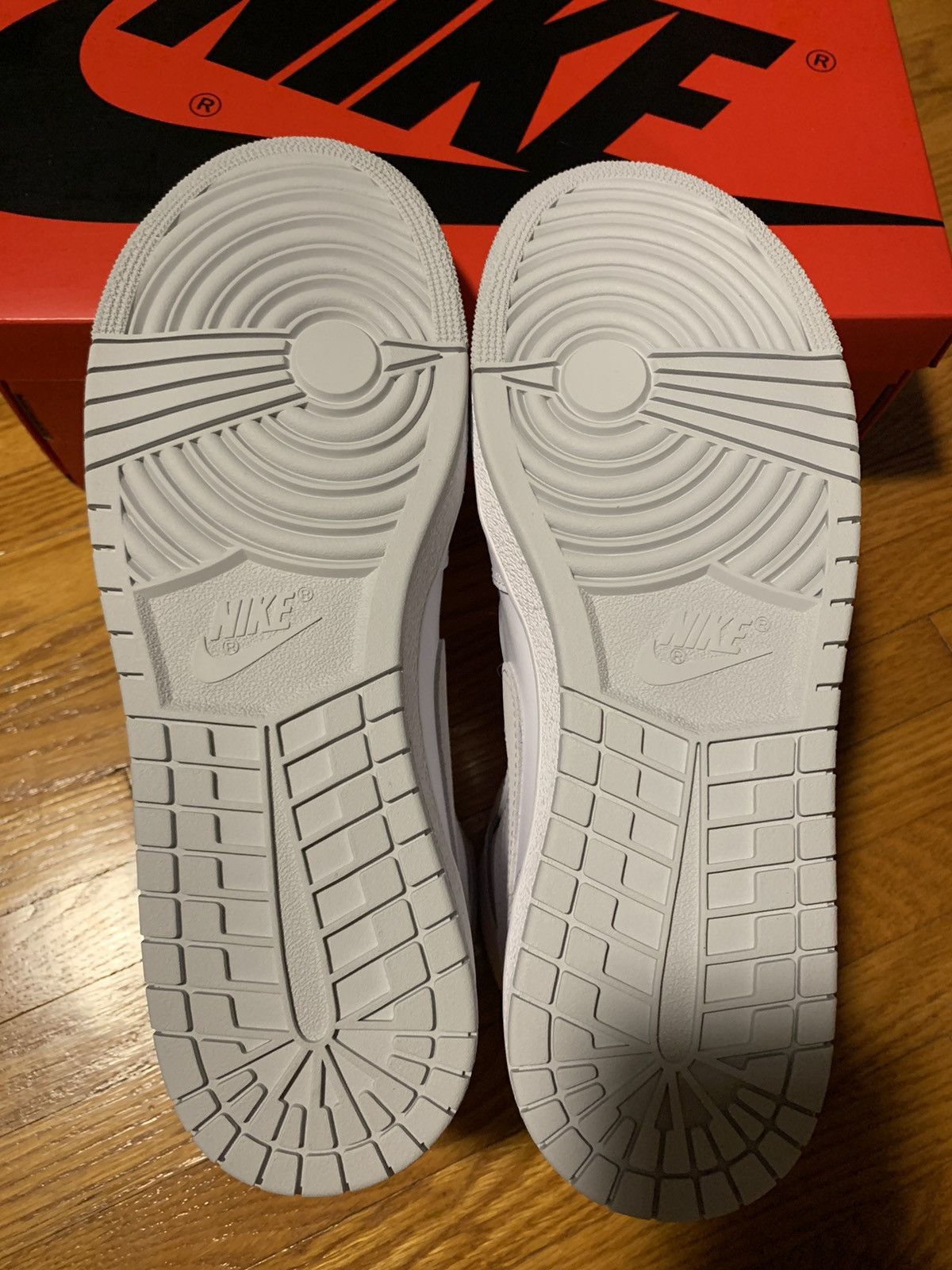 Jordan Brand × Nike Jordan 1 Neutral Grey 85 Size US 11.5 / EU 44-45 - 6 Thumbnail