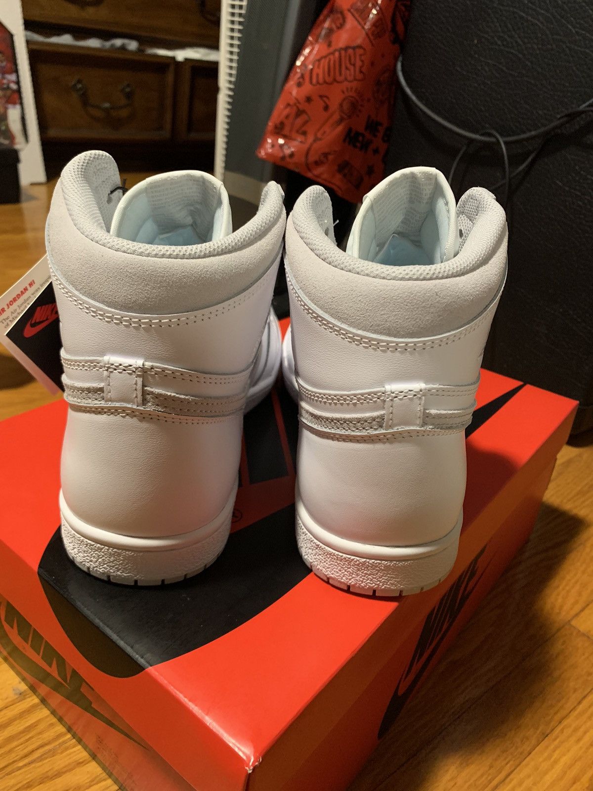 Jordan Brand × Nike Jordan 1 Neutral Grey 85 Size US 11.5 / EU 44-45 - 4 Thumbnail