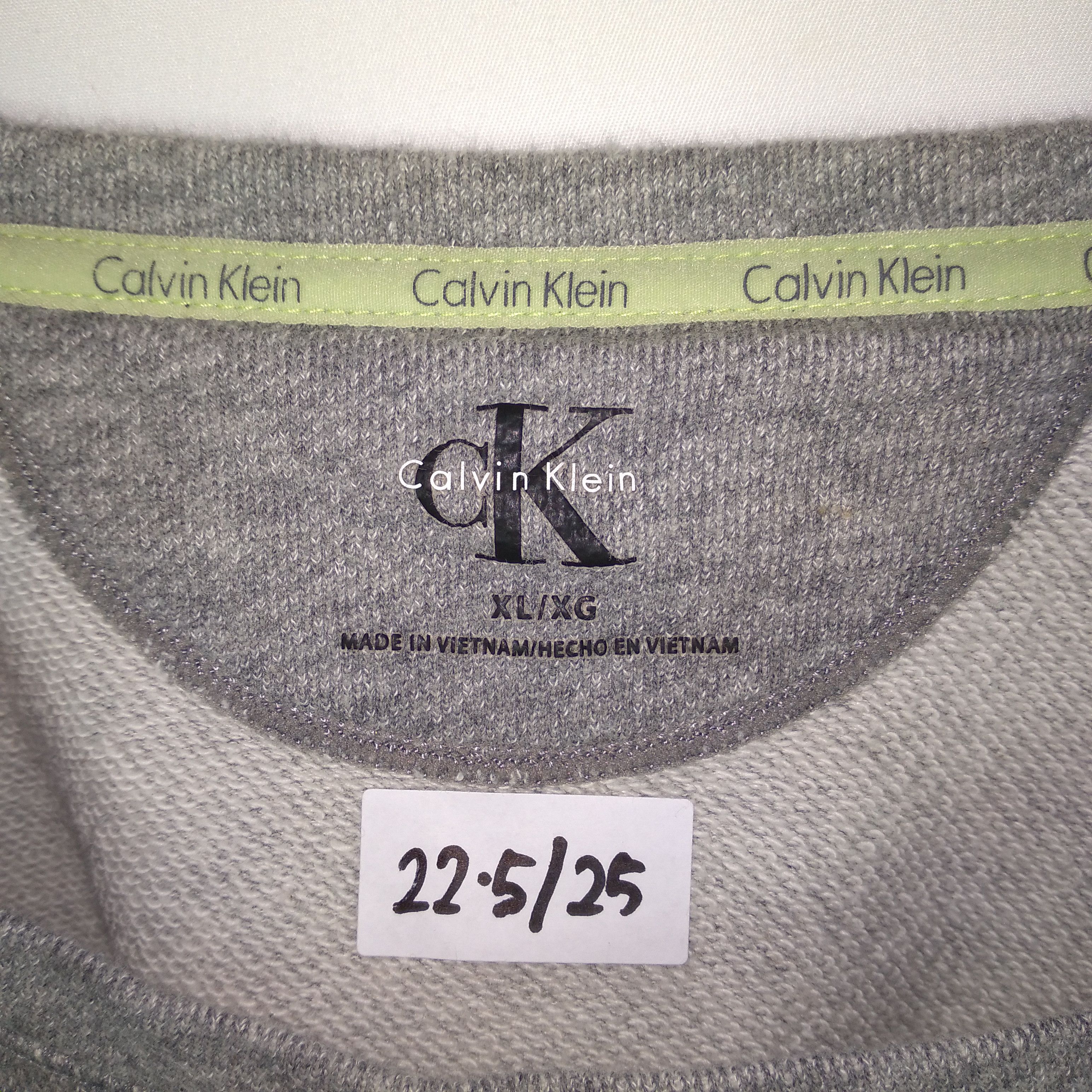 Calvin Klein × Designer × Vintage Vintage Calvin Klein Short Sleeves Sweatshirts Size US M / EU 48-50 / 2 - 11 Thumbnail