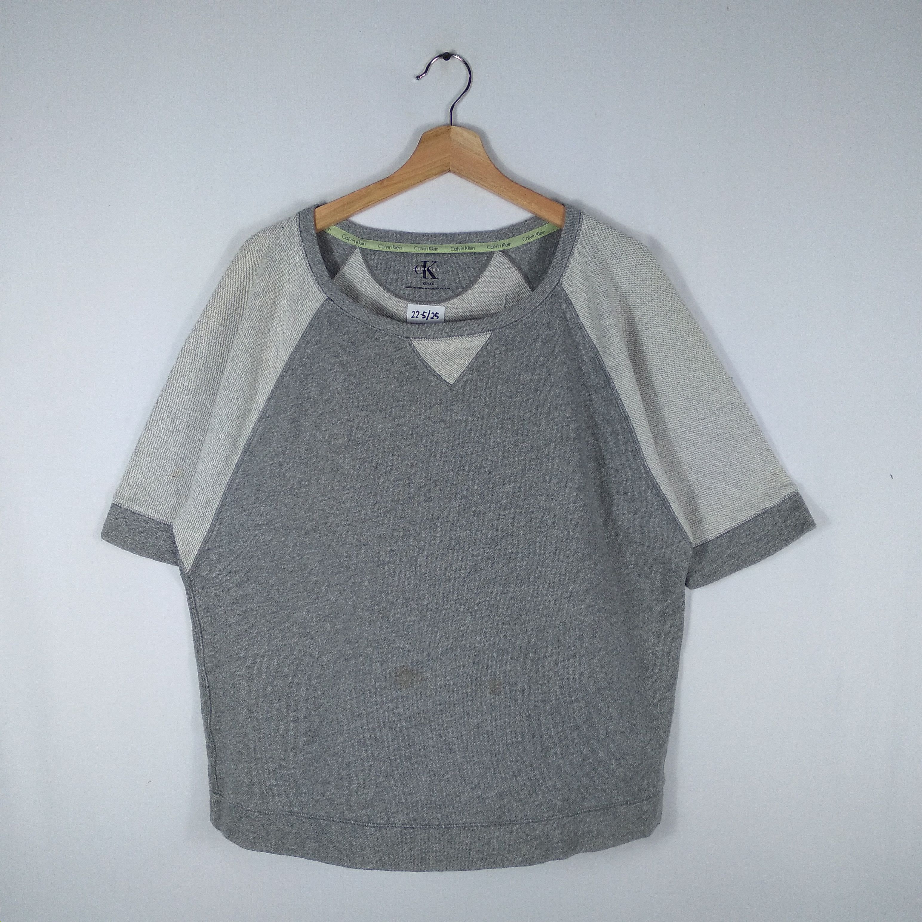 Calvin Klein × Designer × Vintage Vintage Calvin Klein Short Sleeves Sweatshirts Size US M / EU 48-50 / 2 - 1 Thumbnail