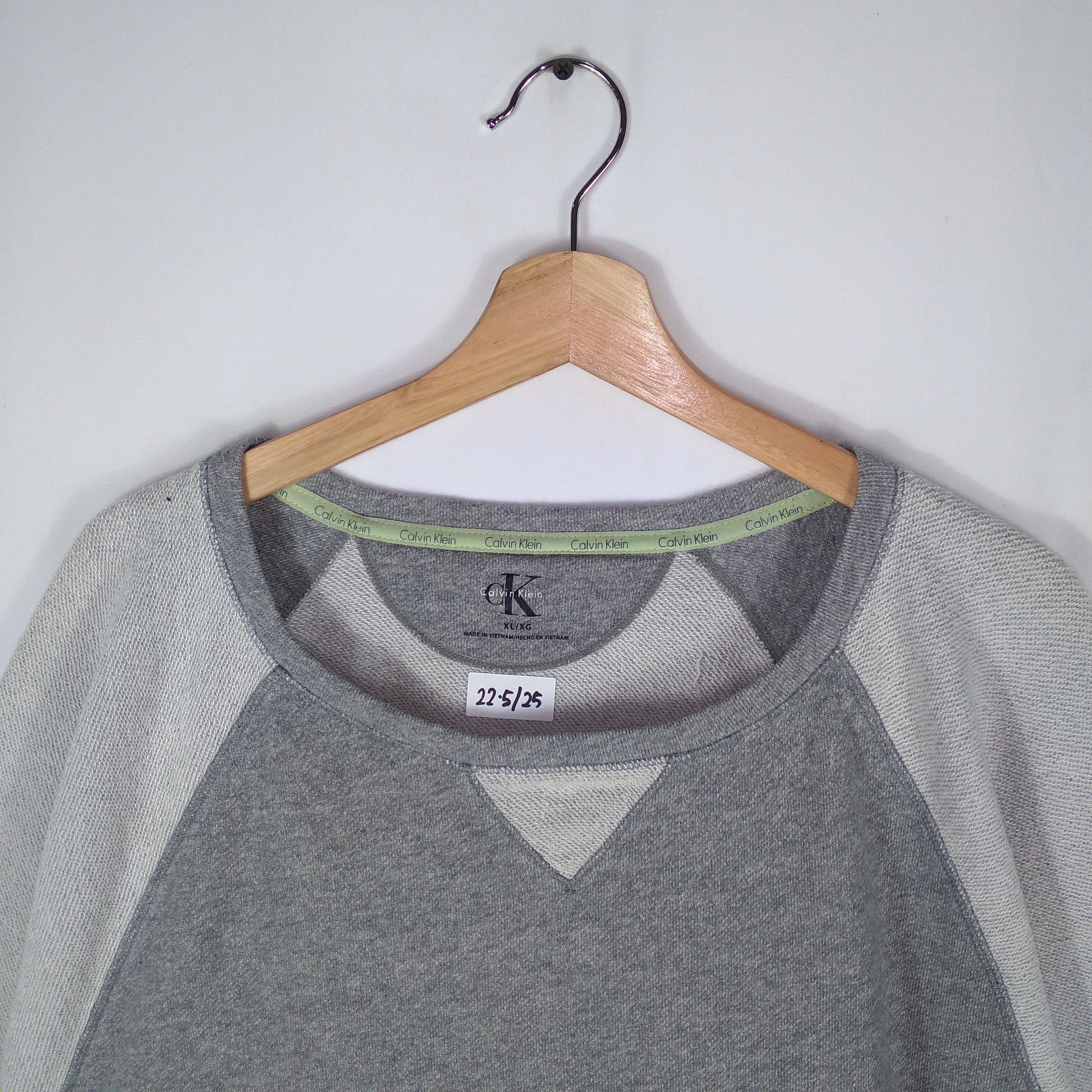 Calvin Klein × Designer × Vintage Vintage Calvin Klein Short Sleeves Sweatshirts Size US M / EU 48-50 / 2 - 2 Thumbnail
