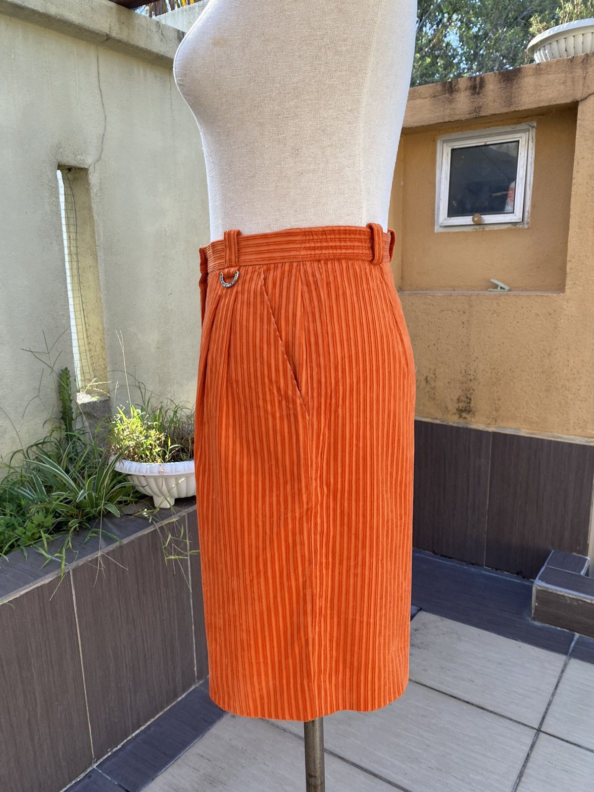 Christian Dior Monsieur Christian Dior Sport orange corduroy short Size 25" / US 0 / IT 36 - 3 Thumbnail