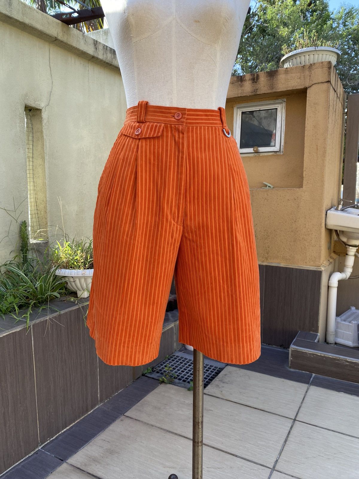 Christian Dior Monsieur Christian Dior Sport orange corduroy short Size 25" / US 0 / IT 36 - 2 Thumbnail