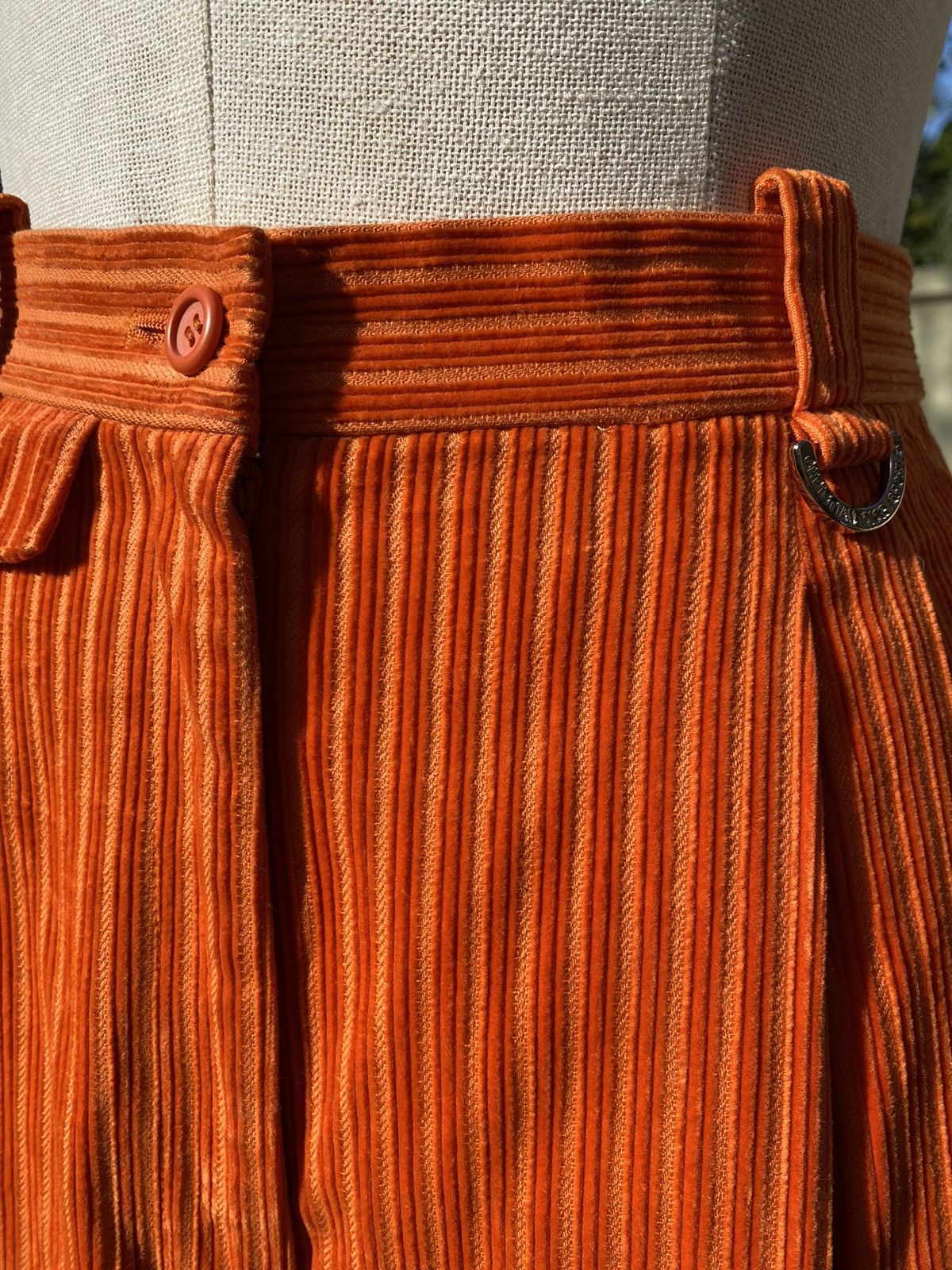 Christian Dior Monsieur Christian Dior Sport orange corduroy short Size 25" / US 0 / IT 36 - 7 Thumbnail