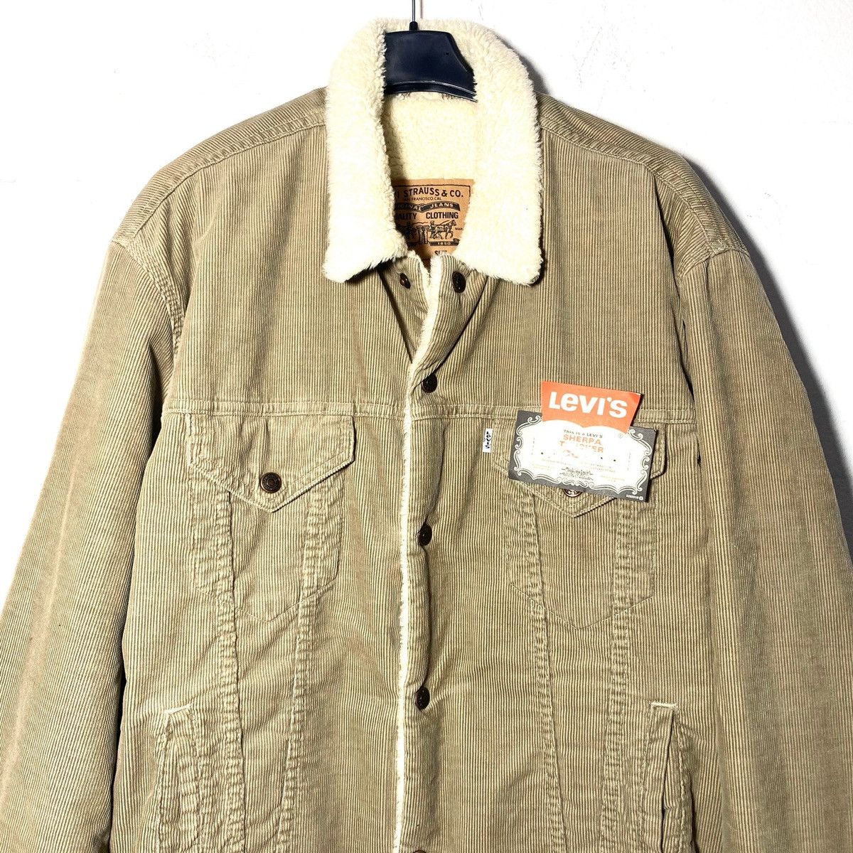 Levi's BNWT khaki corduroy sherpa faux fur trucker jacket