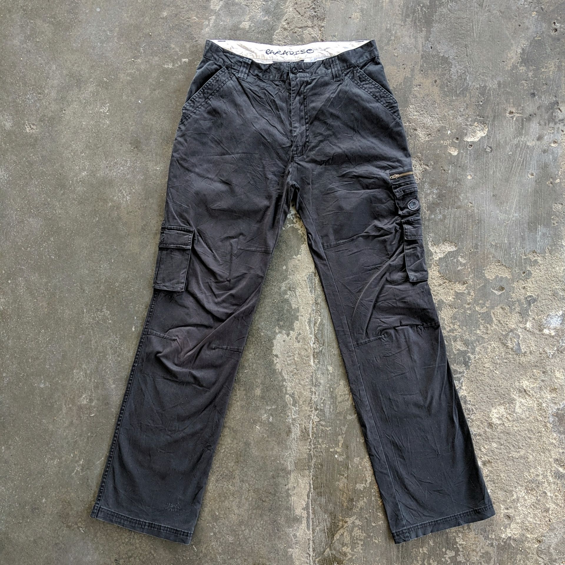 Japanese Brand W32 Vintage BLACK Paradisco Tactical Cargo Distressed Pants Size US 32 / EU 48 - 1 Thumbnail