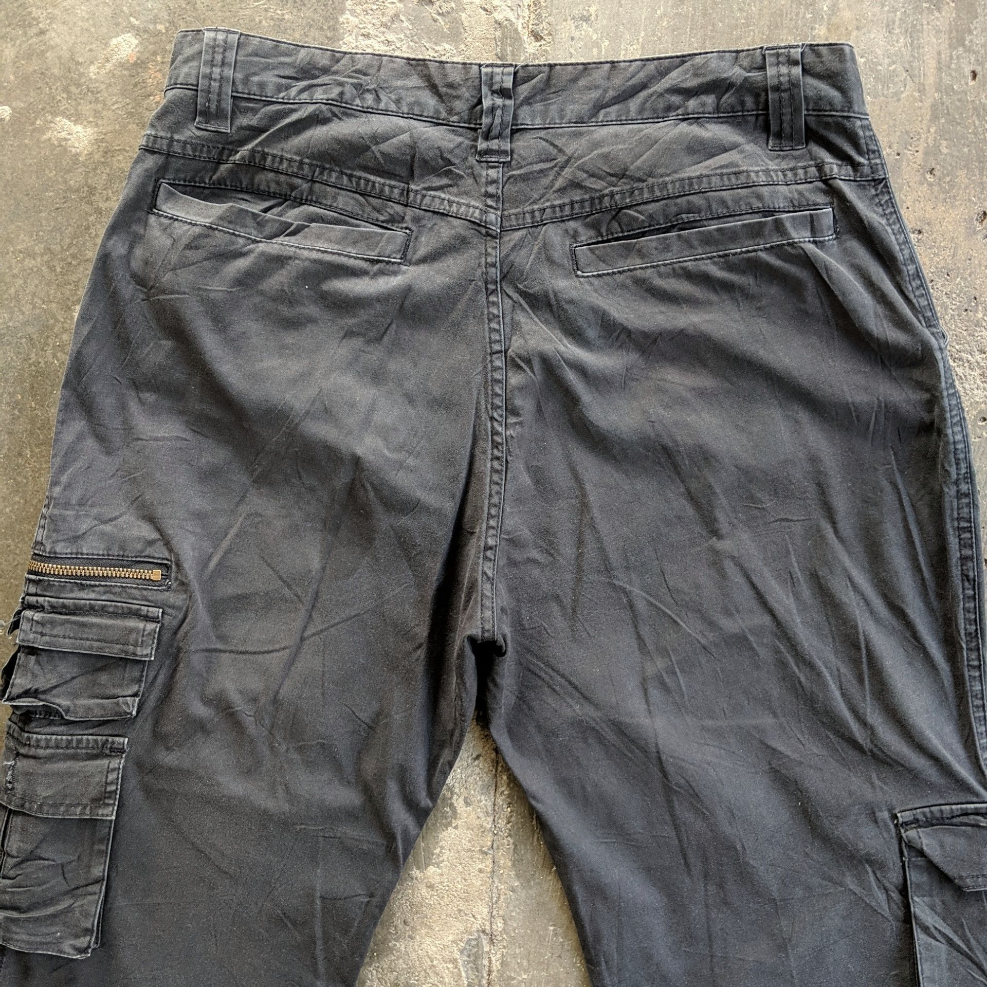 Japanese Brand W32 Vintage BLACK Paradisco Tactical Cargo Distressed Pants Size US 32 / EU 48 - 11 Thumbnail