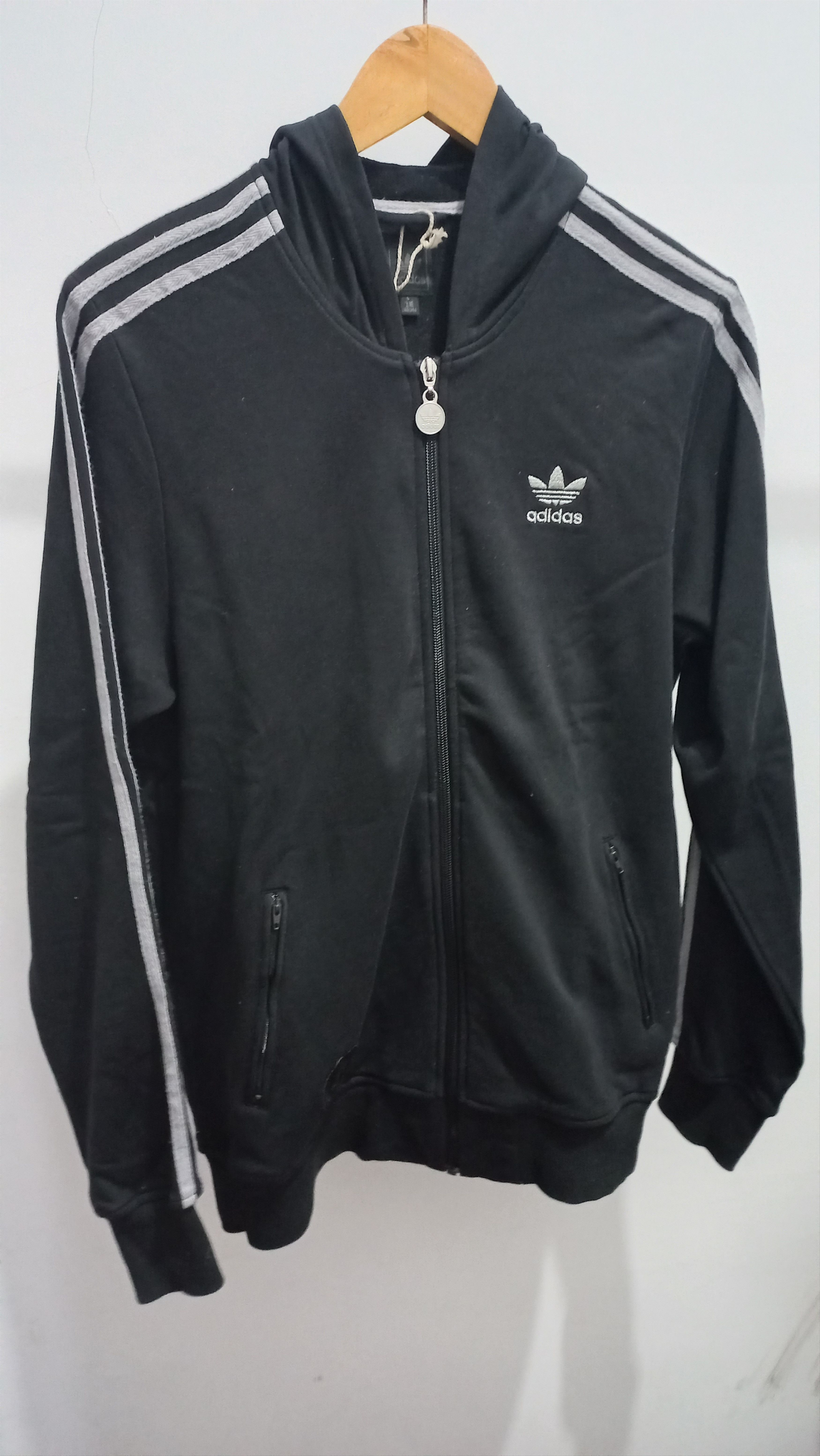 Adidas Rare Adidas Silver Logo Big Embordery Size US L / EU 52-54 / 3 - 2 Thumbnail
