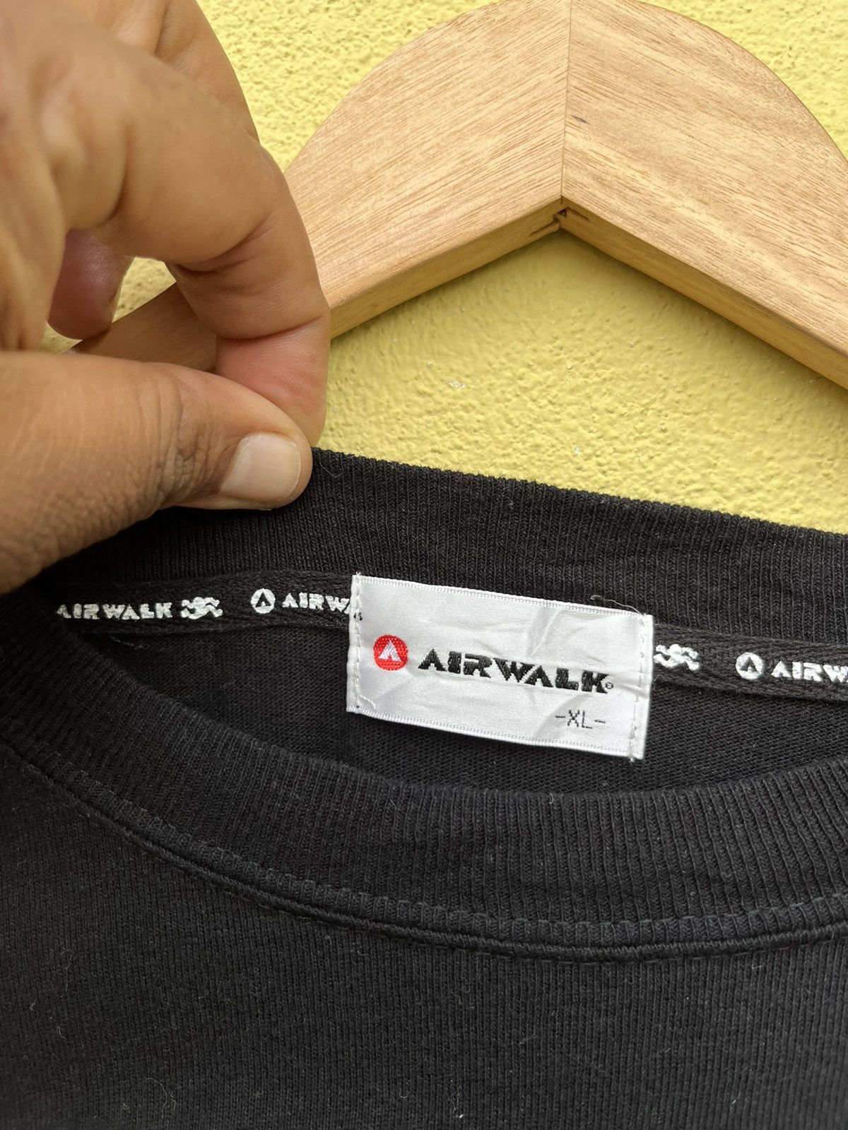 Airwalk central skateboarding shirt