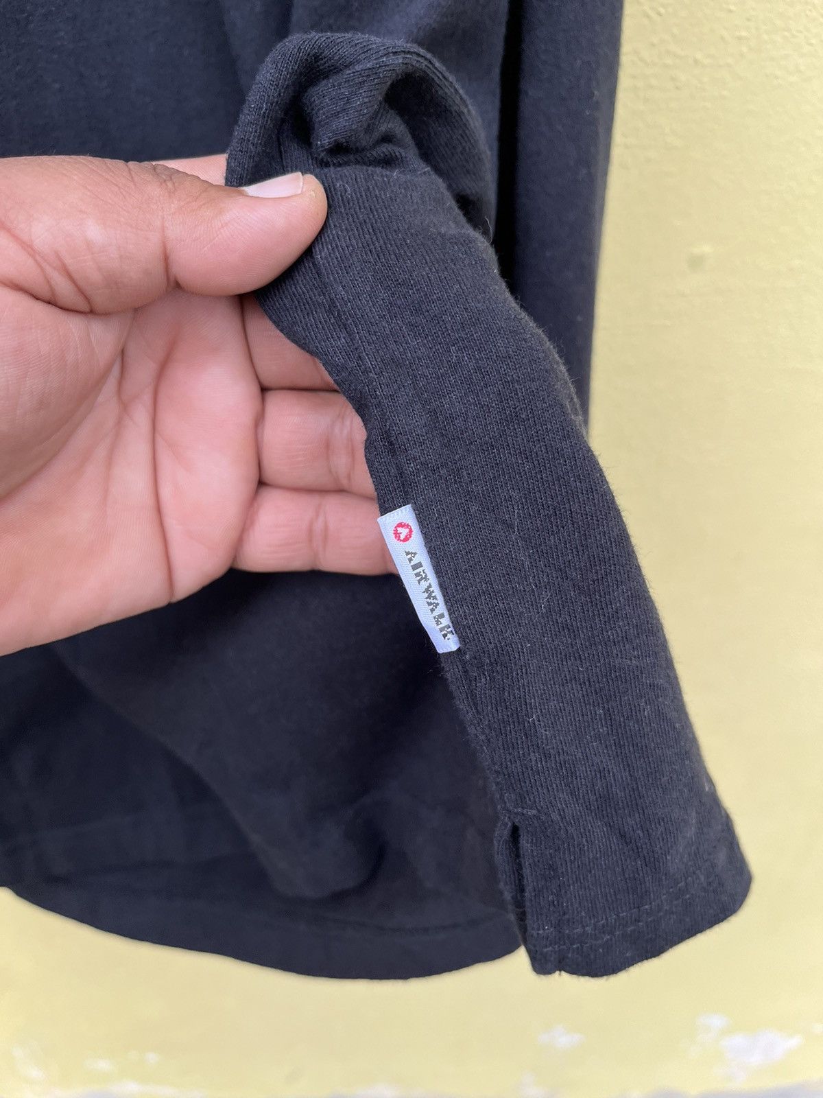 Airwalk central skateboarding shirt